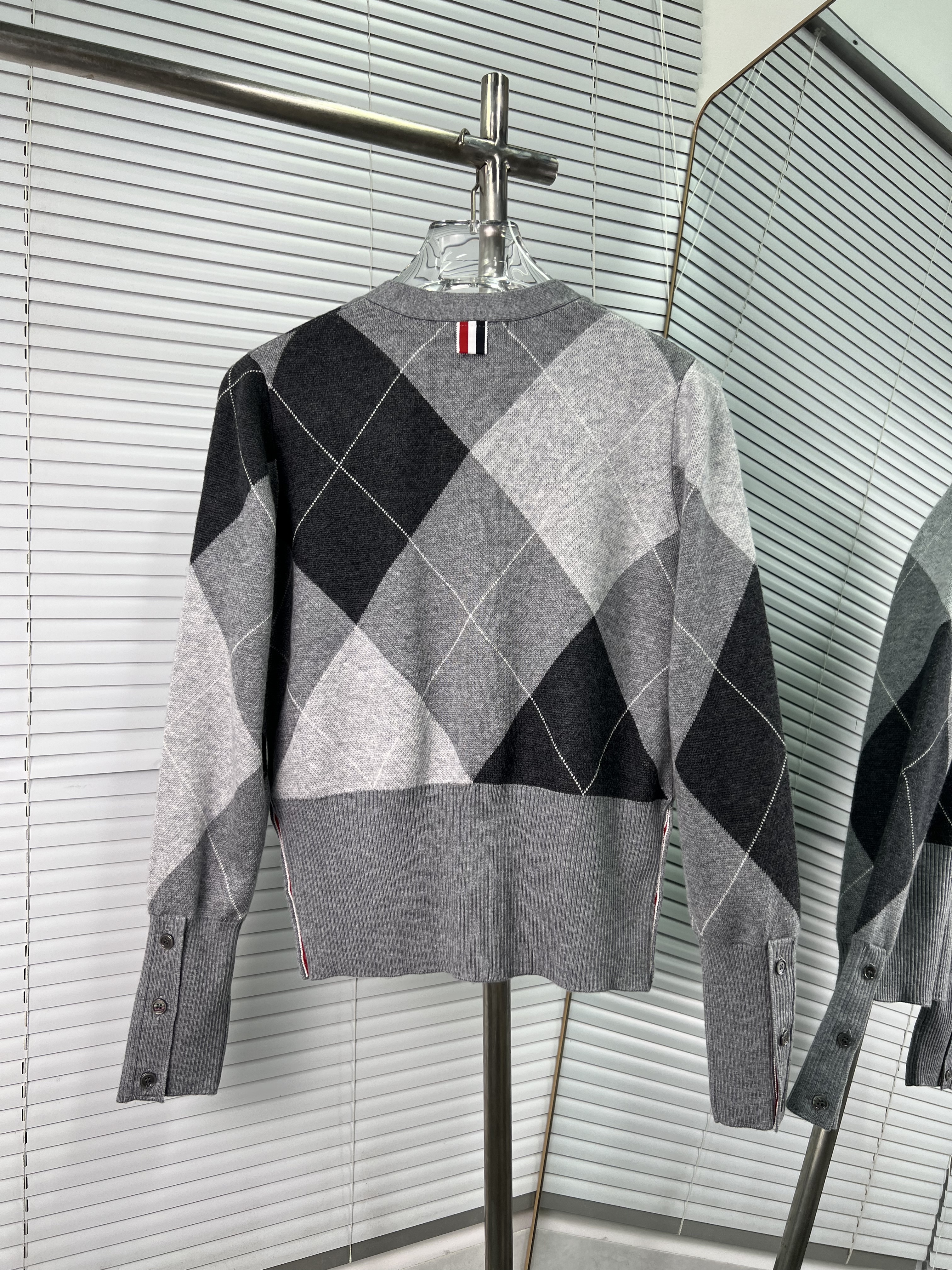 Thom Browne 톰브라운 아가일 체크 배색 울 가디건 의류