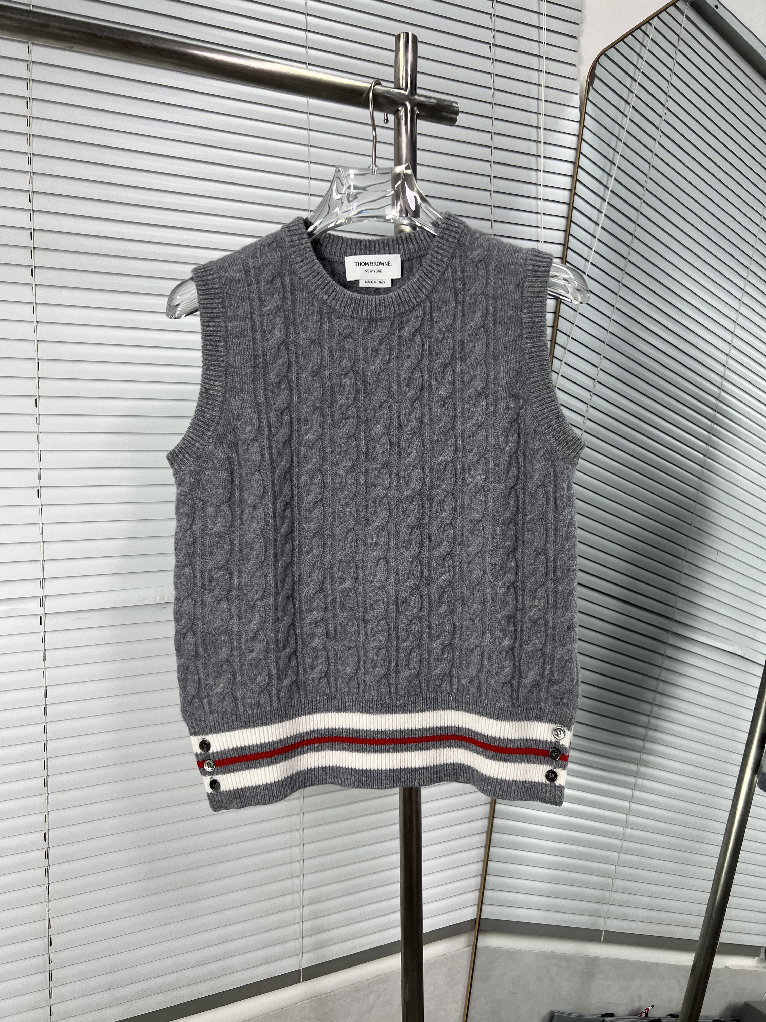 Thom Browne 톰브라운 스트라이프 꽈배기 울 베스트 조끼 의류