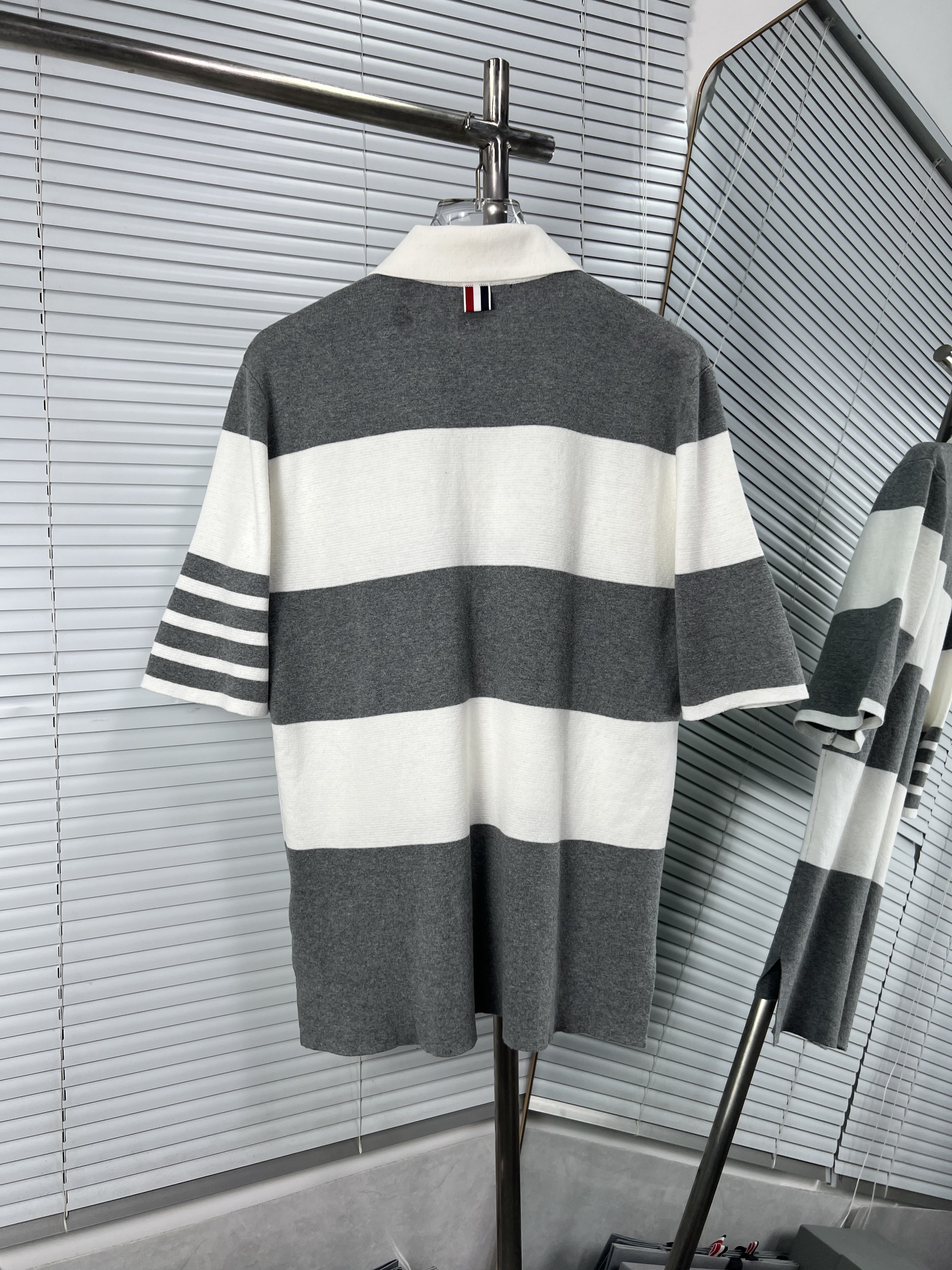 Thom Browne 톰브라운 스트라이프 니트 폴로 반팔 티셔츠 의류