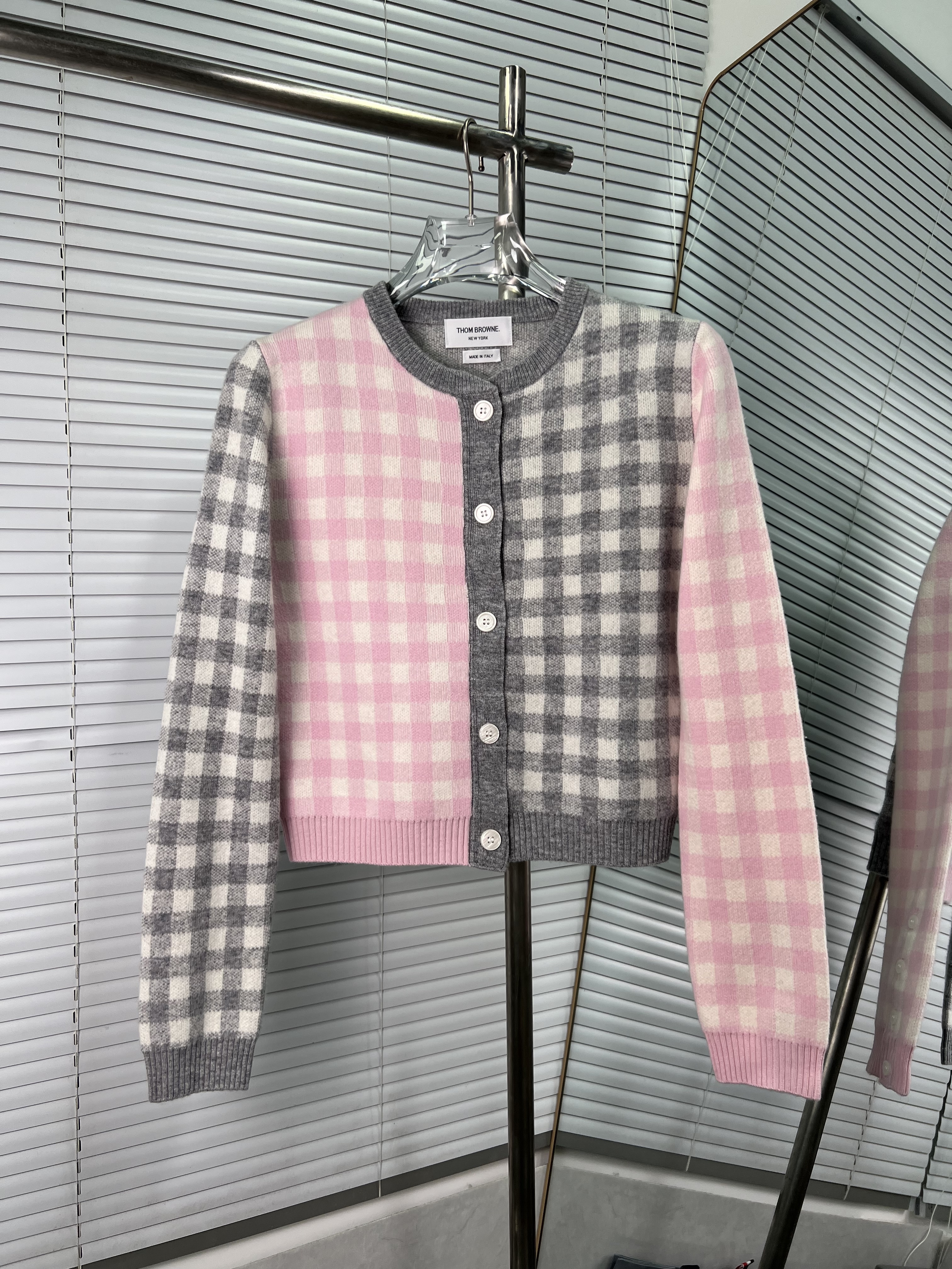 Thom Browne 톰브라운 배색 체크 라운드넥 울 가디건 의류