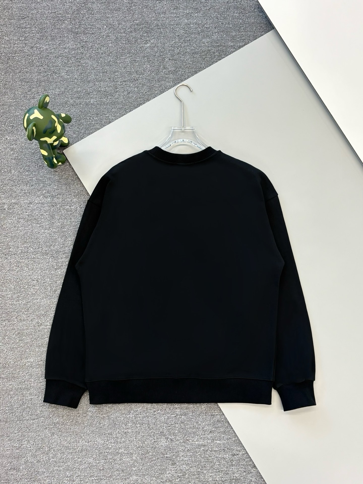 PRADA 프라다 자수 맨투맨 티셔츠 의류