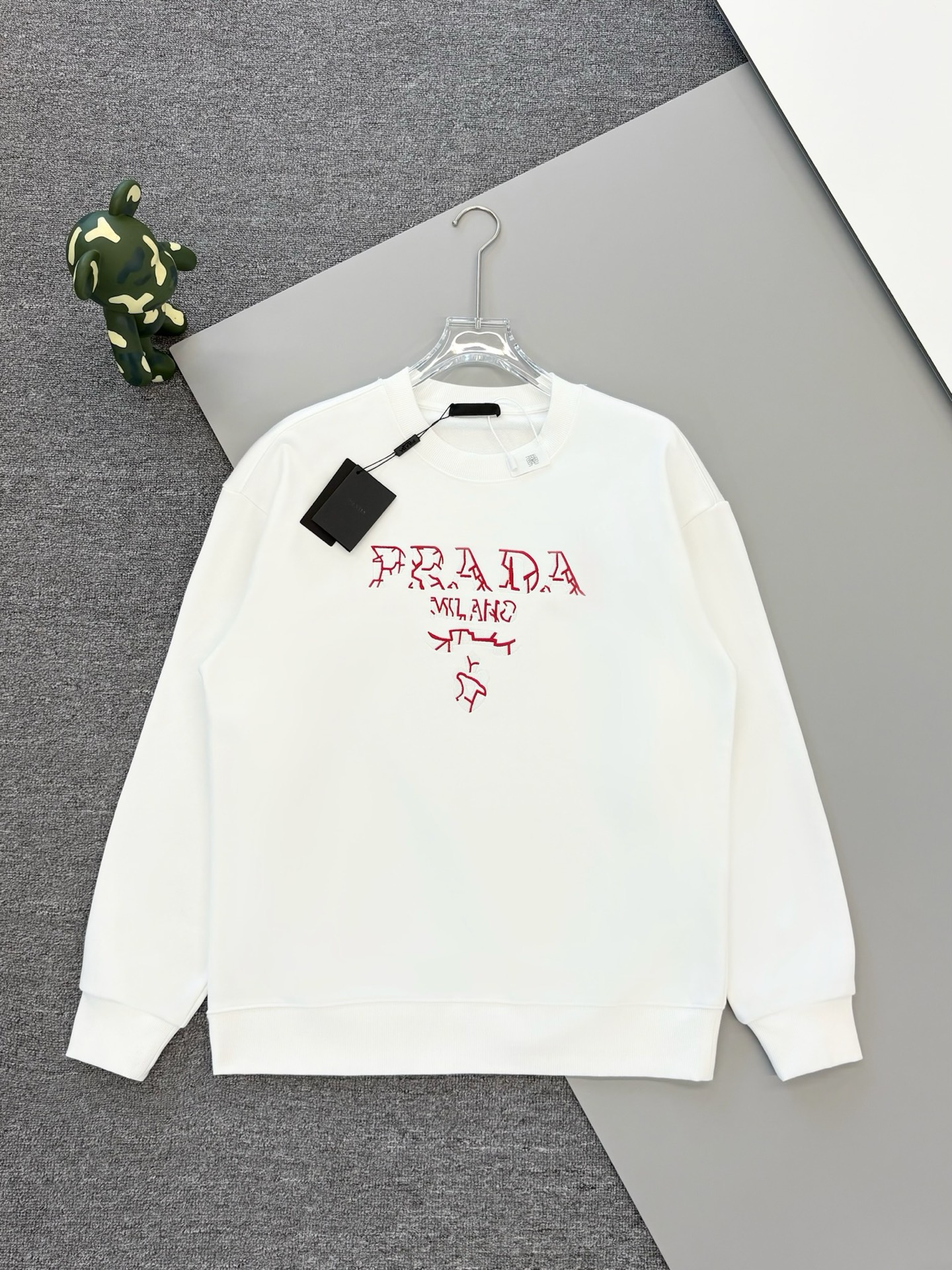 PRADA 프라다 자수 맨투맨 티셔츠 의류