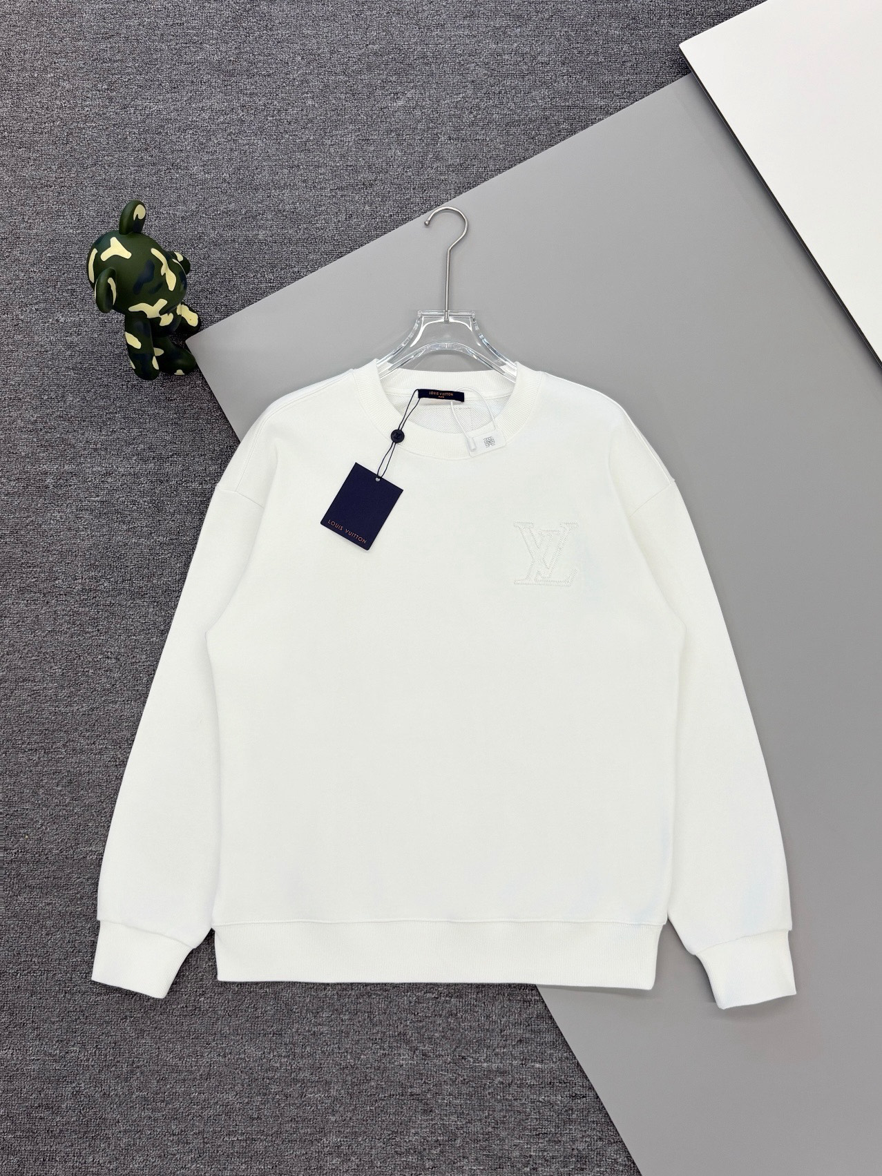 루이비통 LV 자수 맨투맨 티셔츠 의류