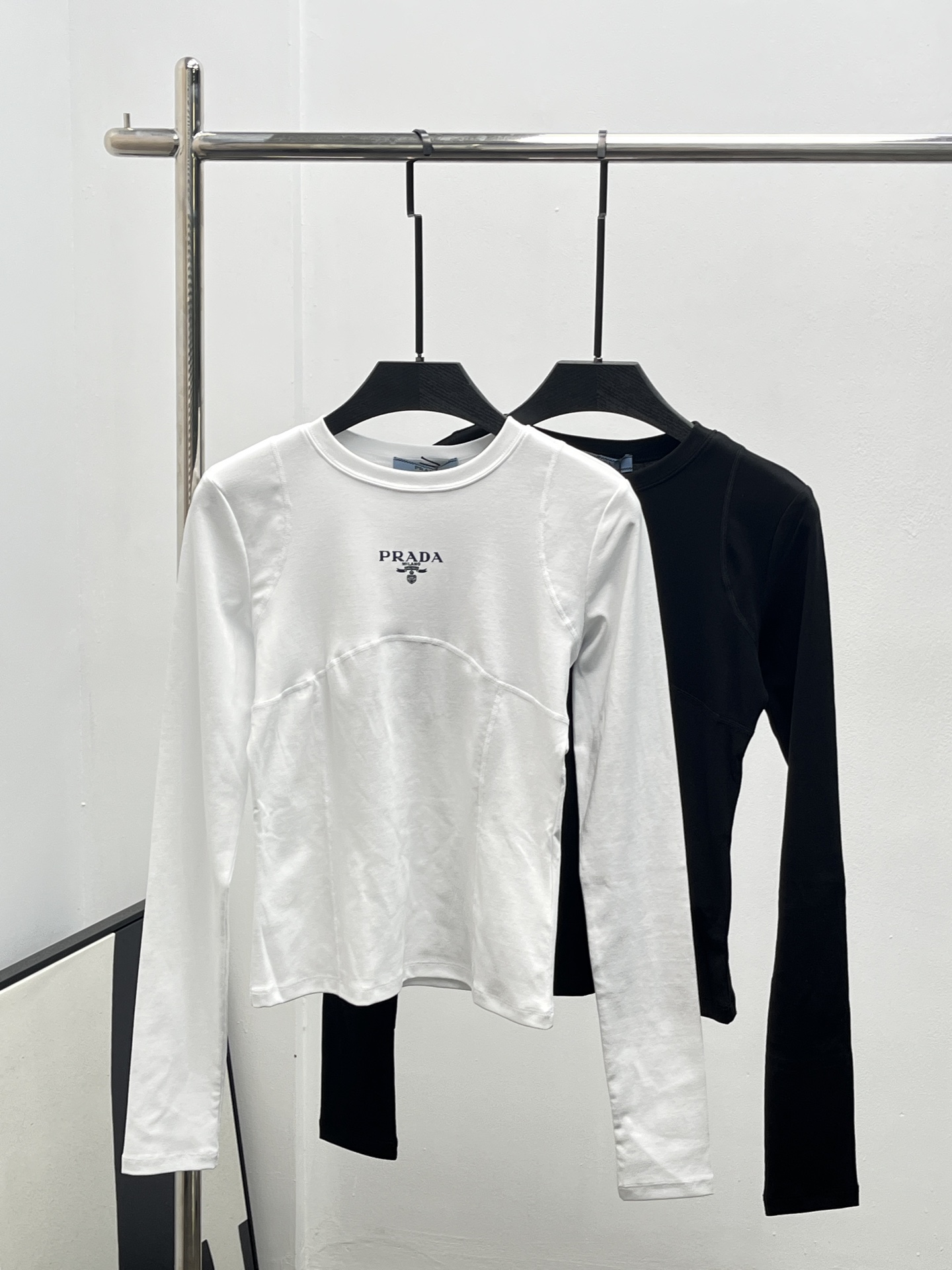 Prada 프라다 롱슬리브 티셔츠 의류