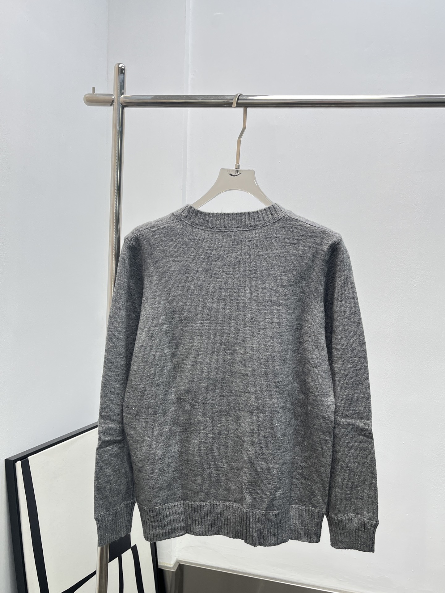 Prada 프라다 로고 자수 니트 의류