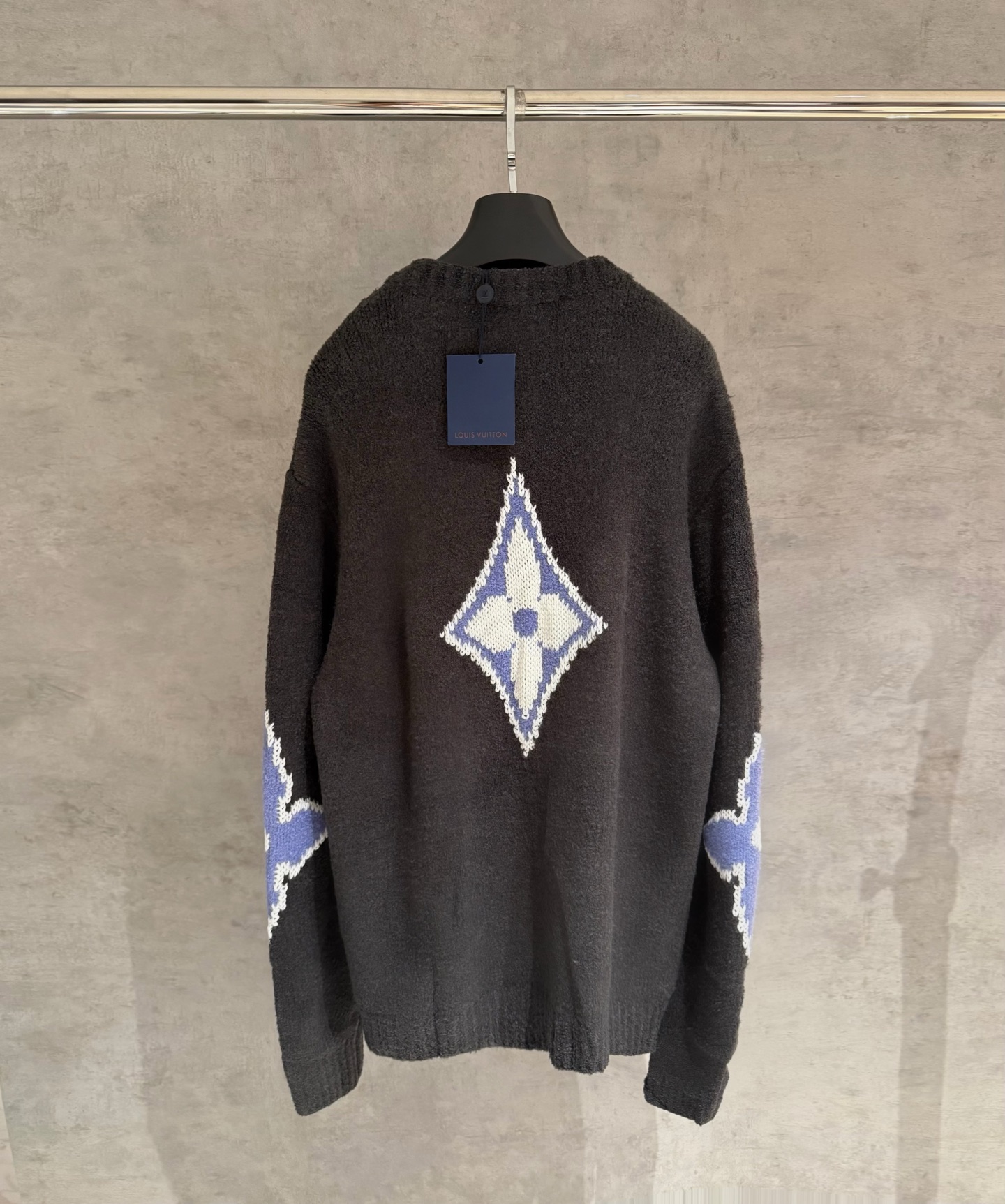 LV 루이비통 스키 로고 자수 니트 의류