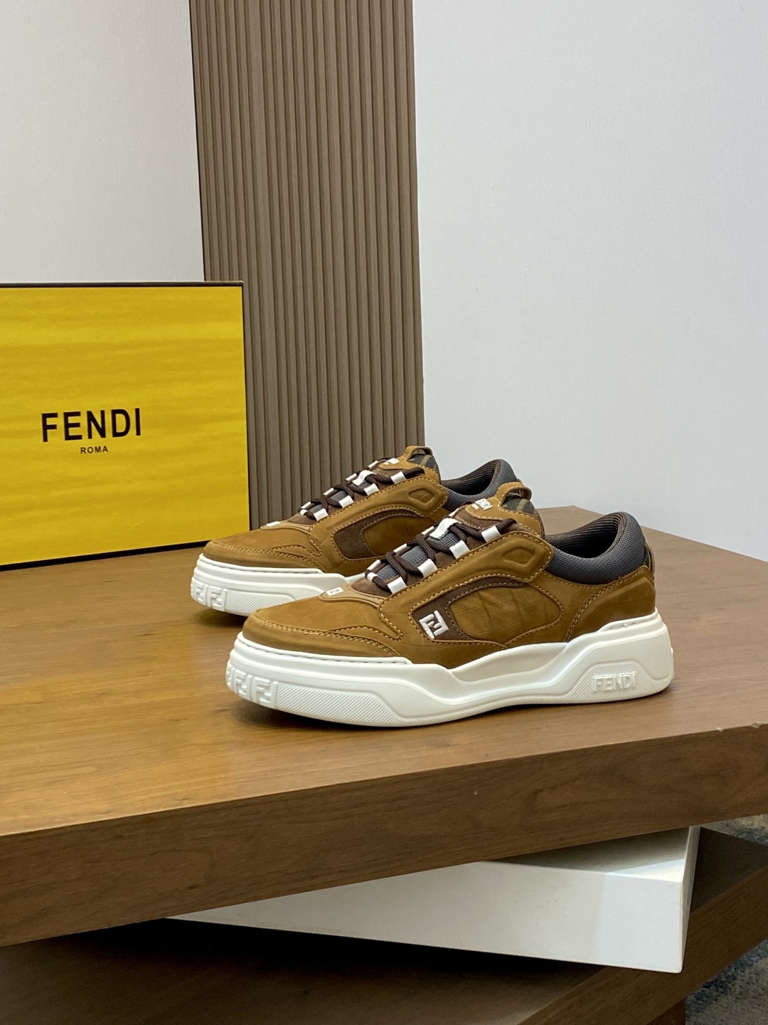 FENDI 펜디 스니커즈 신발