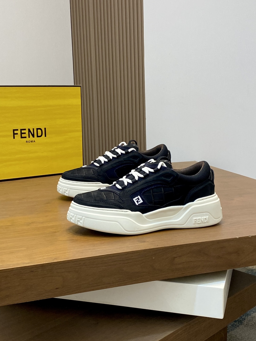 FENDI 펜디 스니커즈 신발