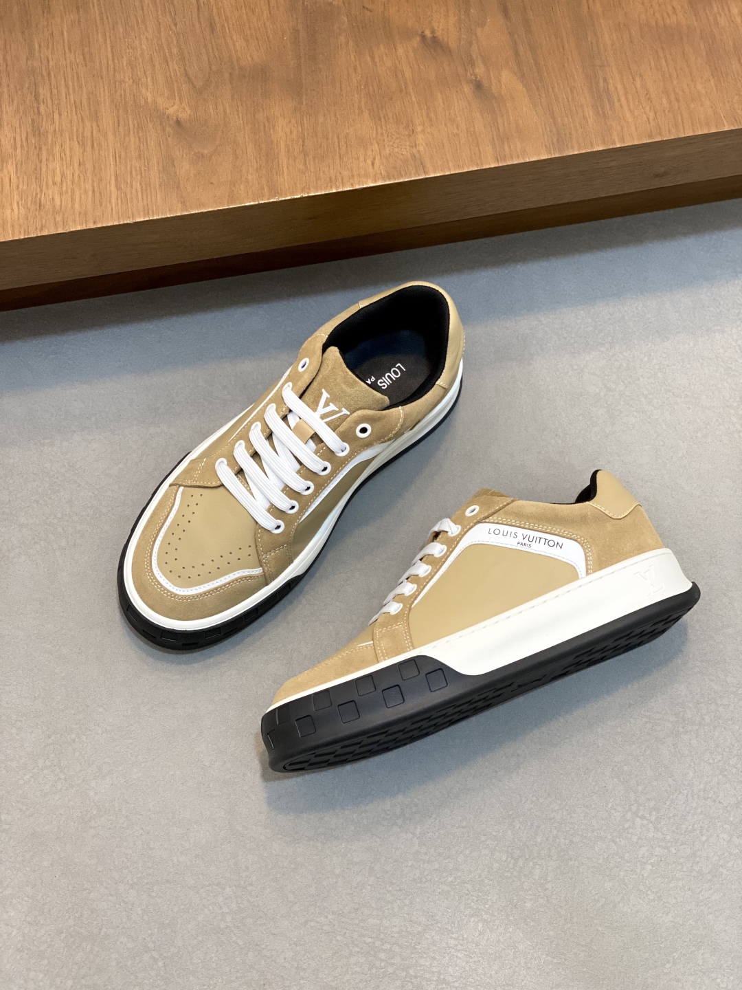LV 루이비통 캐주얼 스니커즈 신발