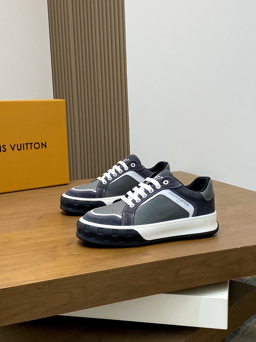 LV 루이비통 캐주얼 스니커즈 신발
