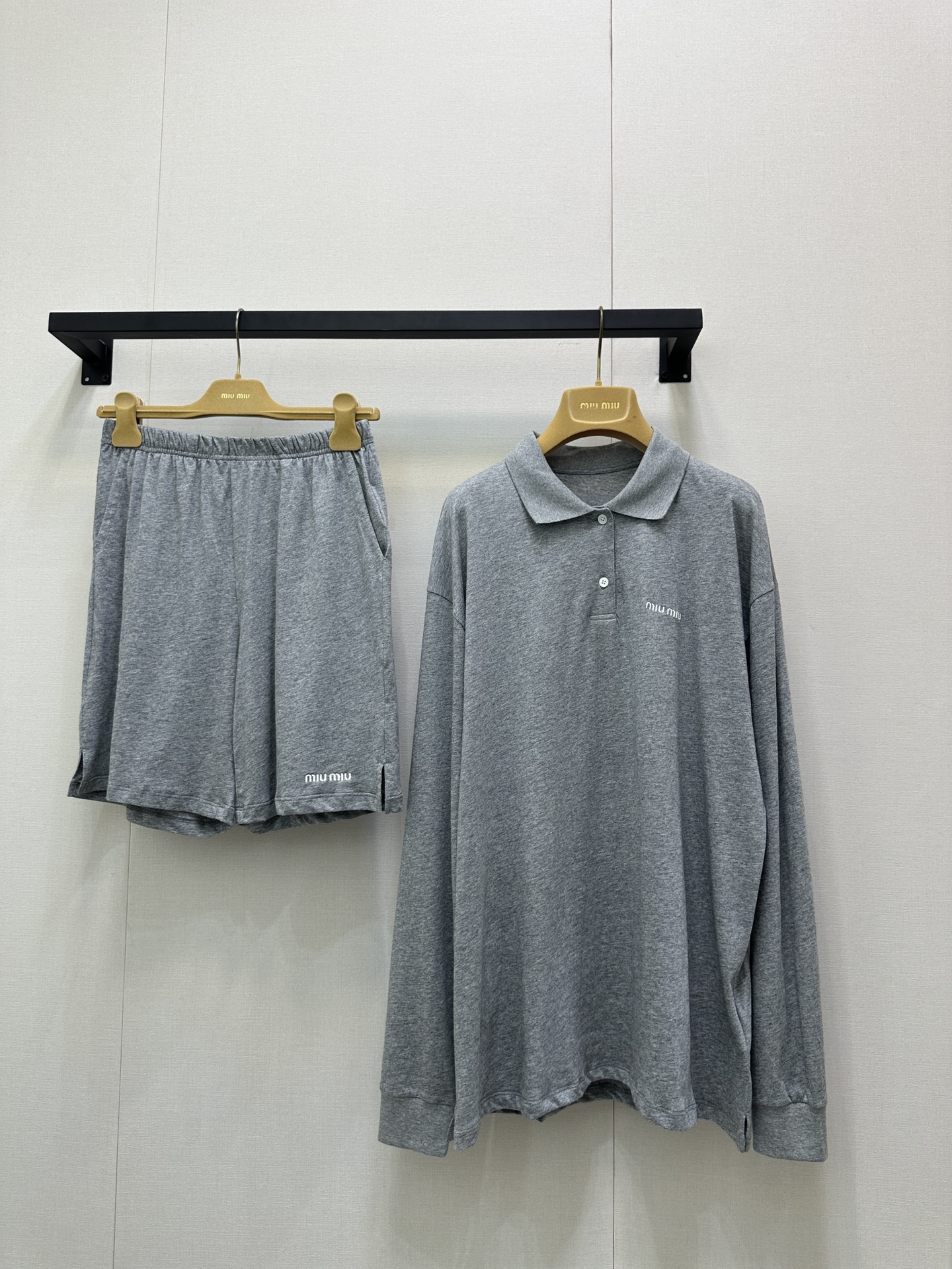 MiuMiu 미우미우 긴팔 폴로셔츠 + 반바지 세트 의류