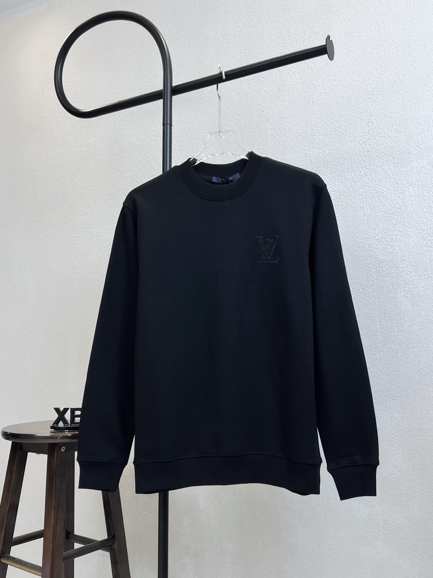 LV 루이비통 전후면 로고 자수 맨투맨 의류