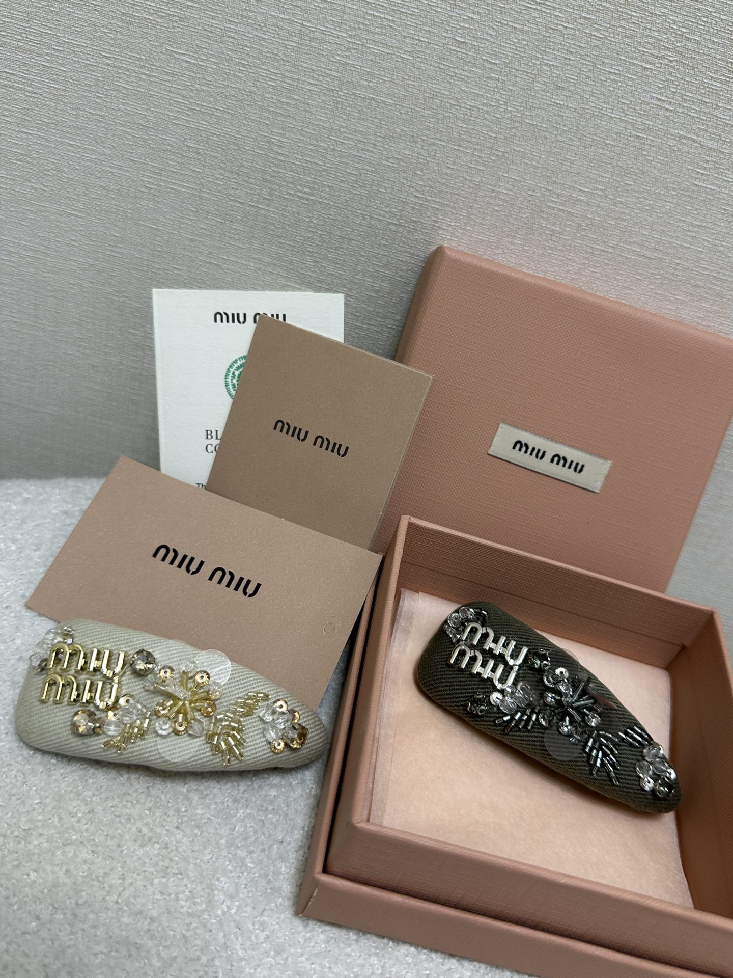 miumiu 미우미우 장식 머리핀