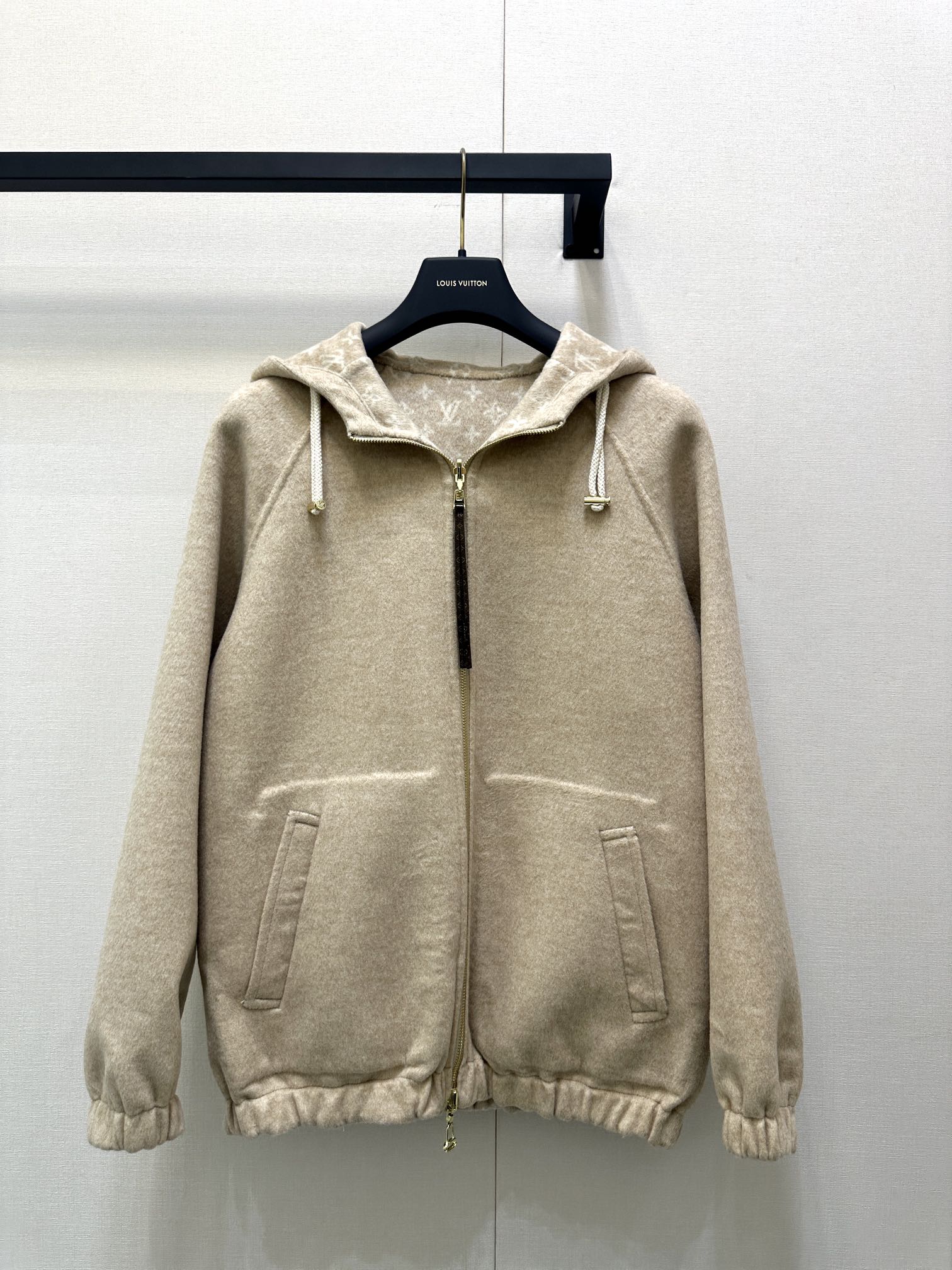 Louis Vuitton LV 루이비통 오트밀 컬러 모노그램 후드 집업 재킷 의류