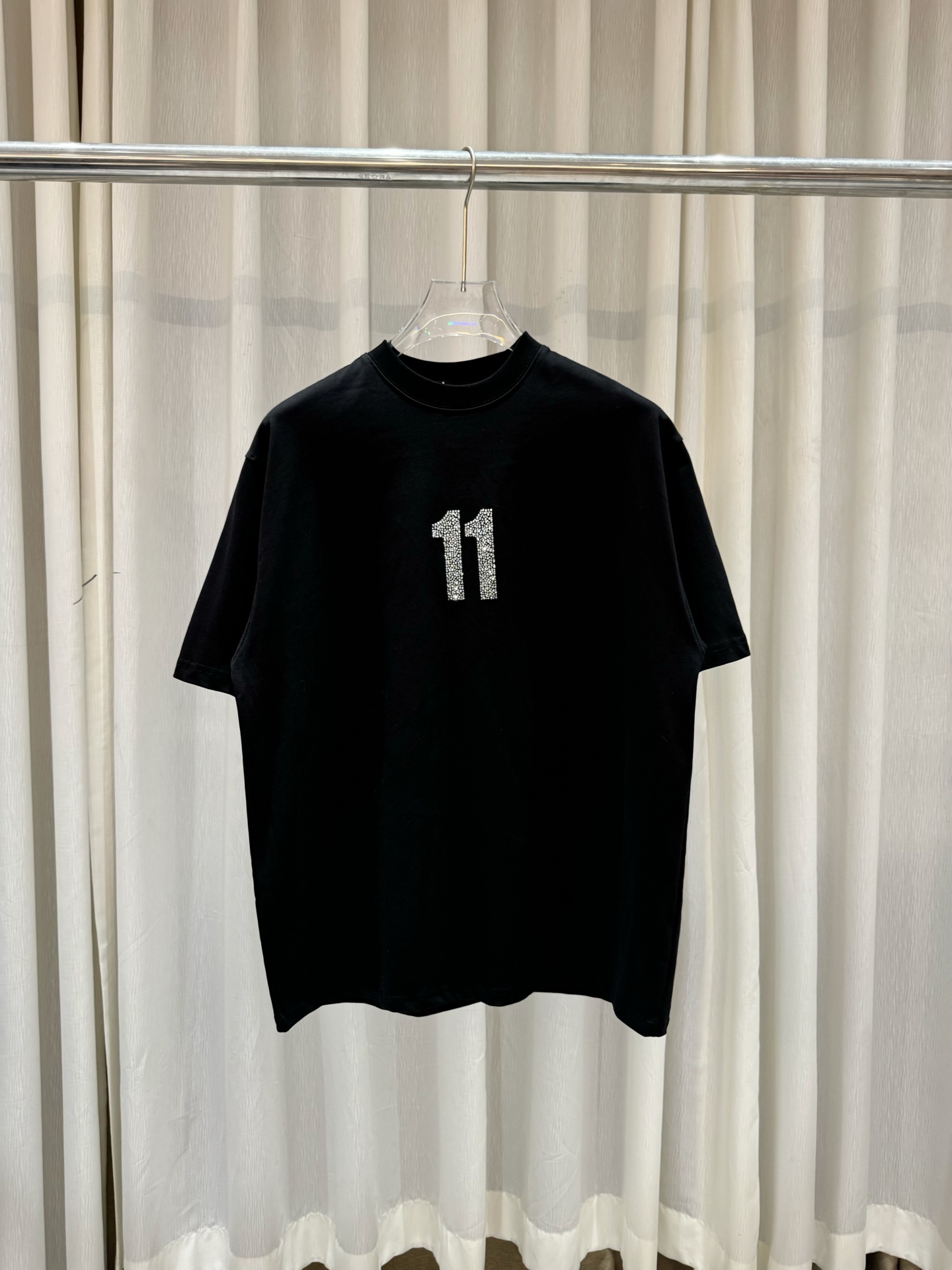 WE11DONE 웰던 스톤 장식 라운드넥 반팔 티셔츠 의류