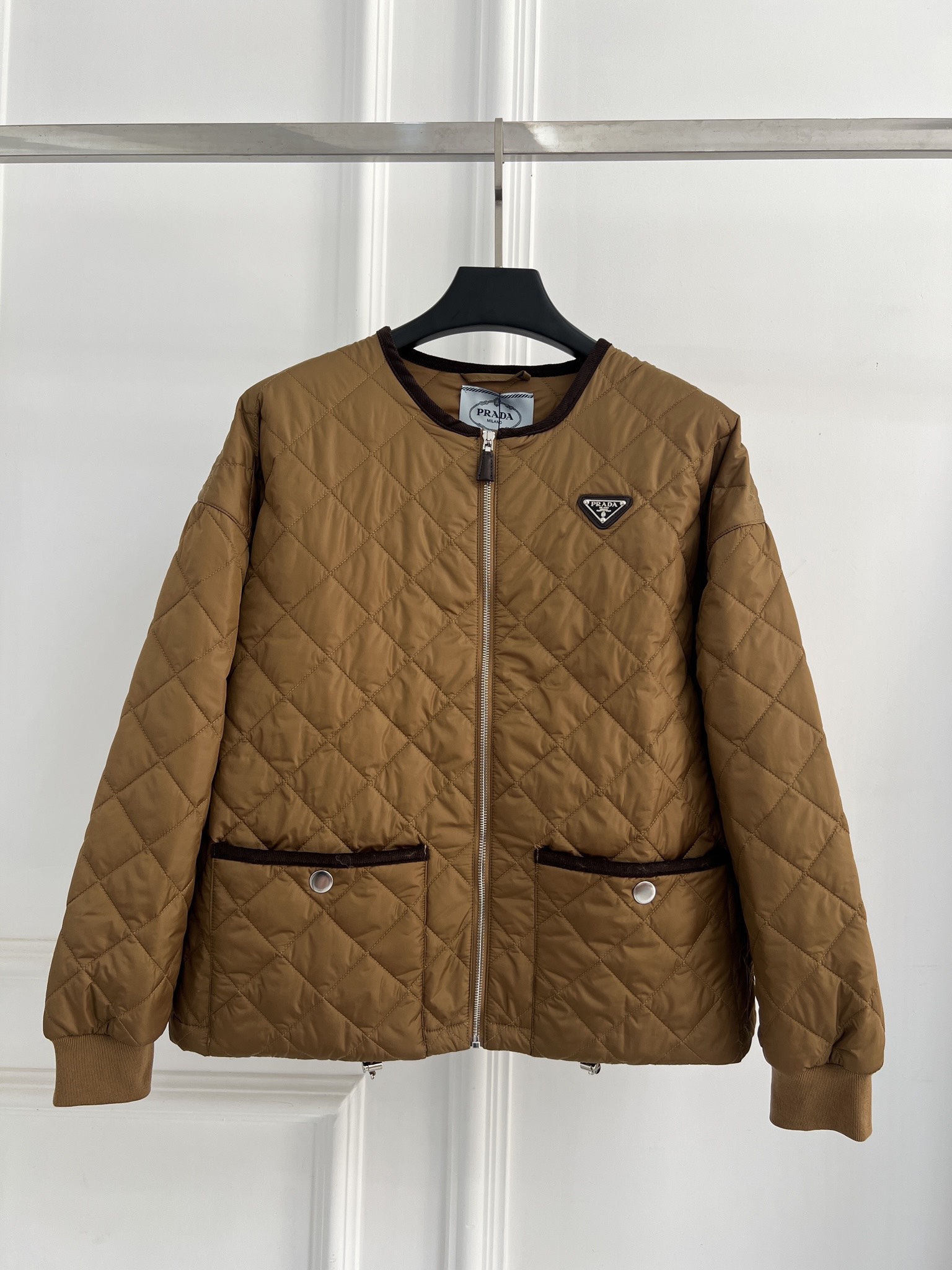 Prada 프라다 다이아몬드 퀼팅 라운드넥 다운 점퍼 의류