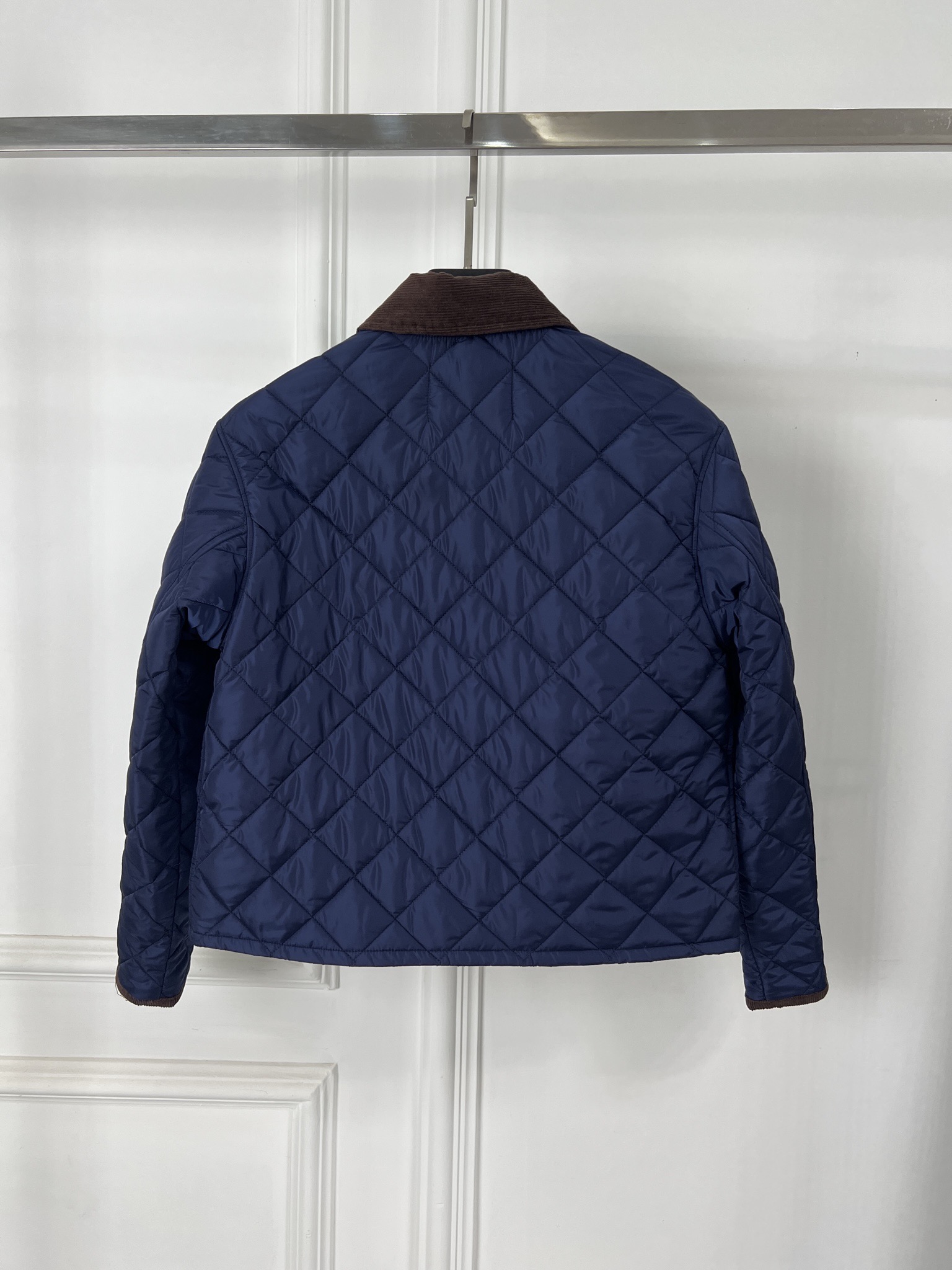 PRADA 프라다 스퀘어넥 퀼팅 숏 패딩 의류