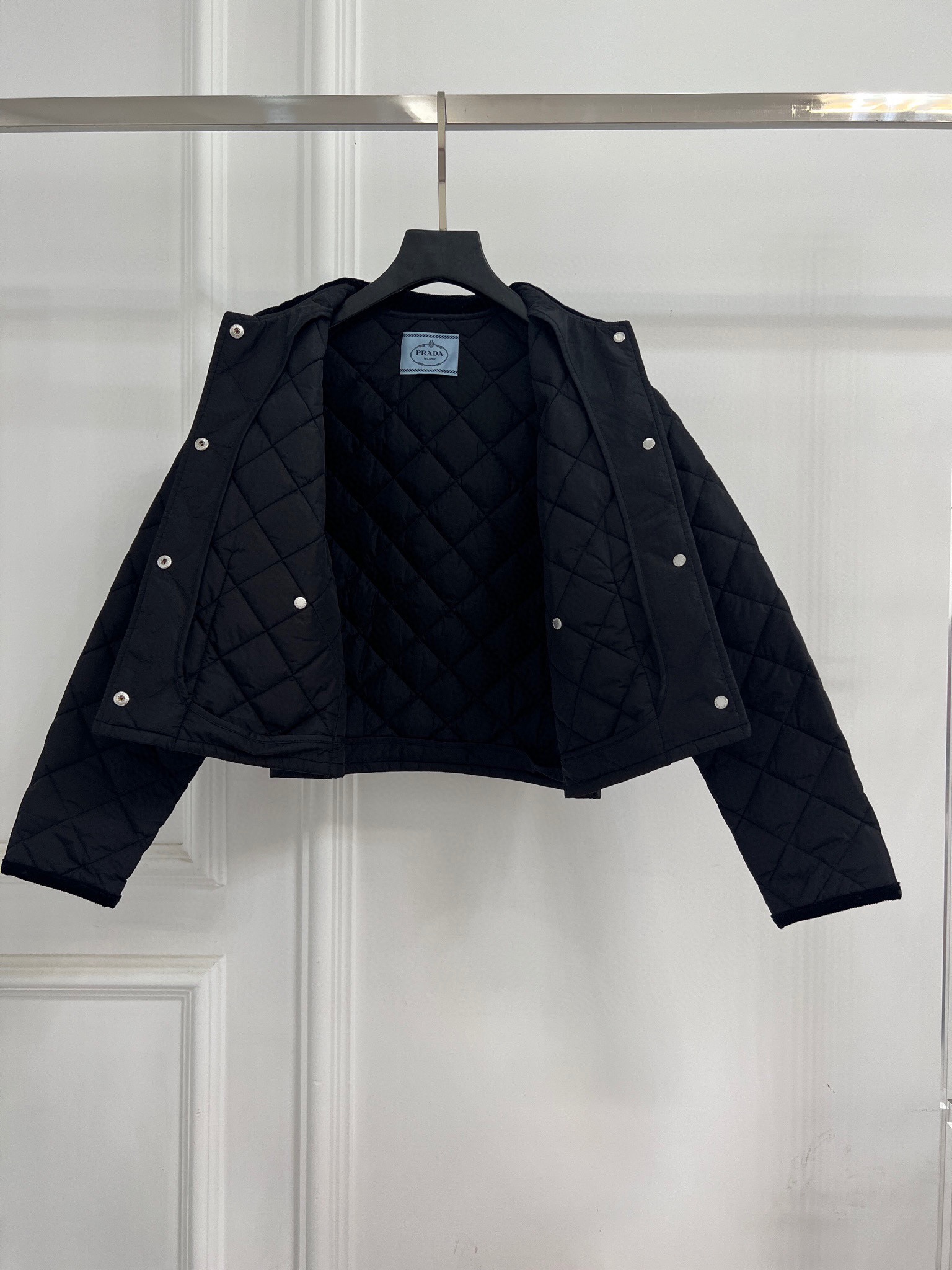 PRADA 프라다 스퀘어넥 퀼팅 숏 패딩 의류