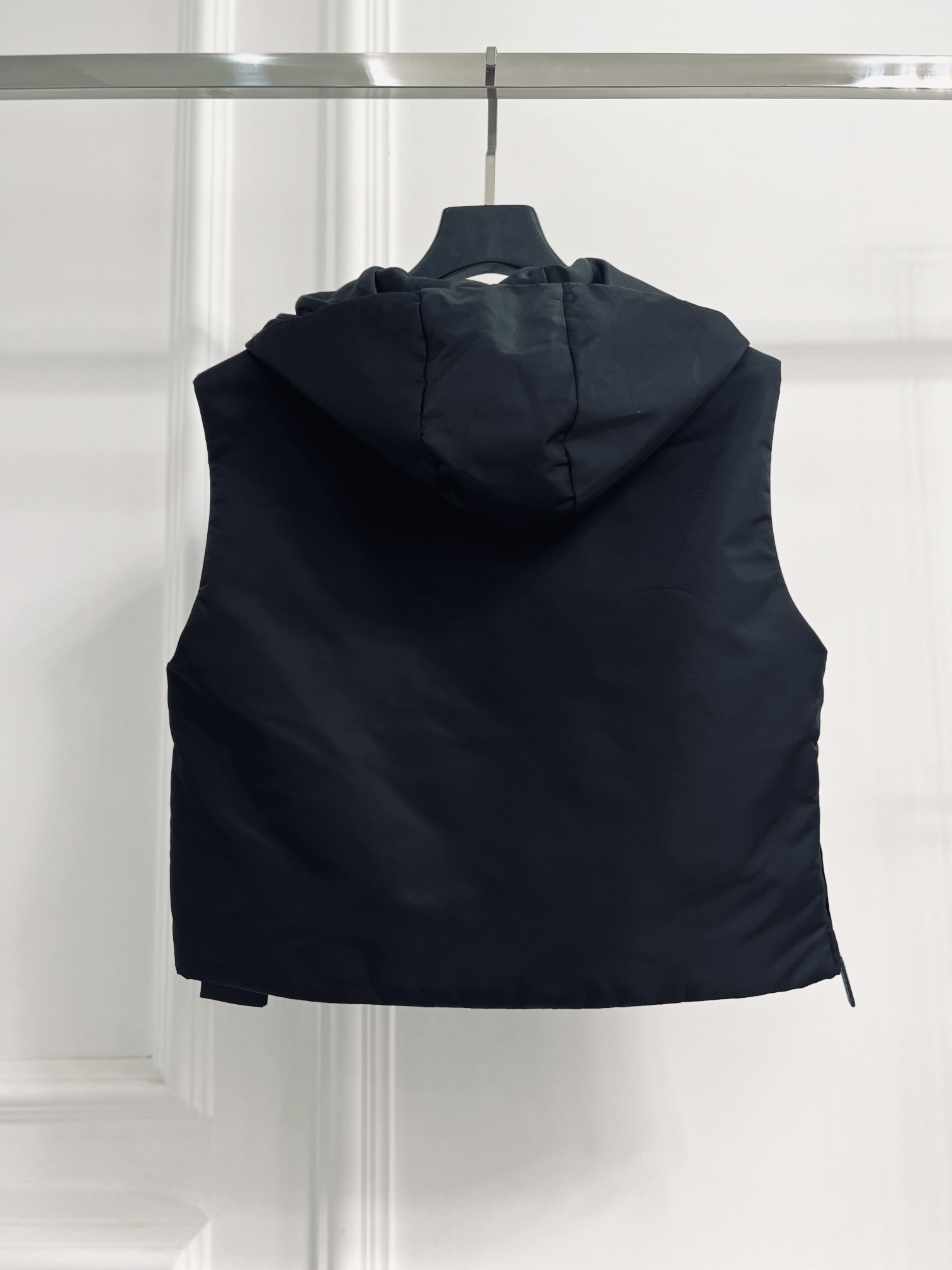 PRADA 프라다 삼각로고 지퍼 나일론 패딩 베스트 조끼 의류