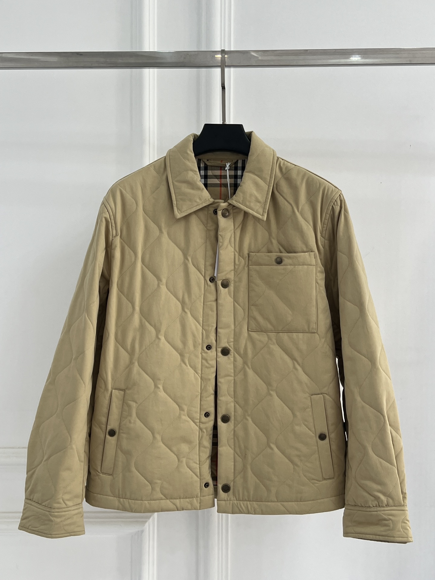 Burberry 버버리 격자 패딩, 세련된 하이스트리트 스타일 의류