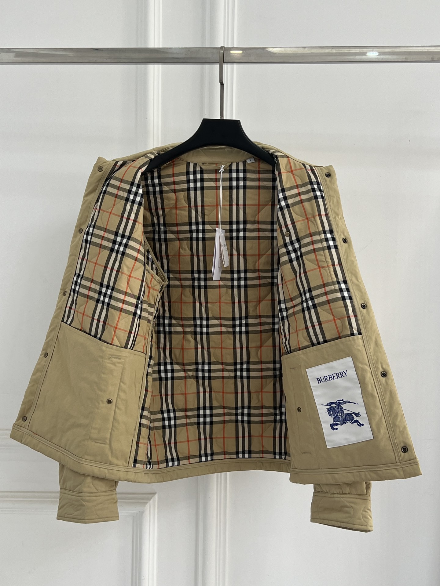 Burberry 버버리 격자 패딩, 세련된 하이스트리트 스타일 의류