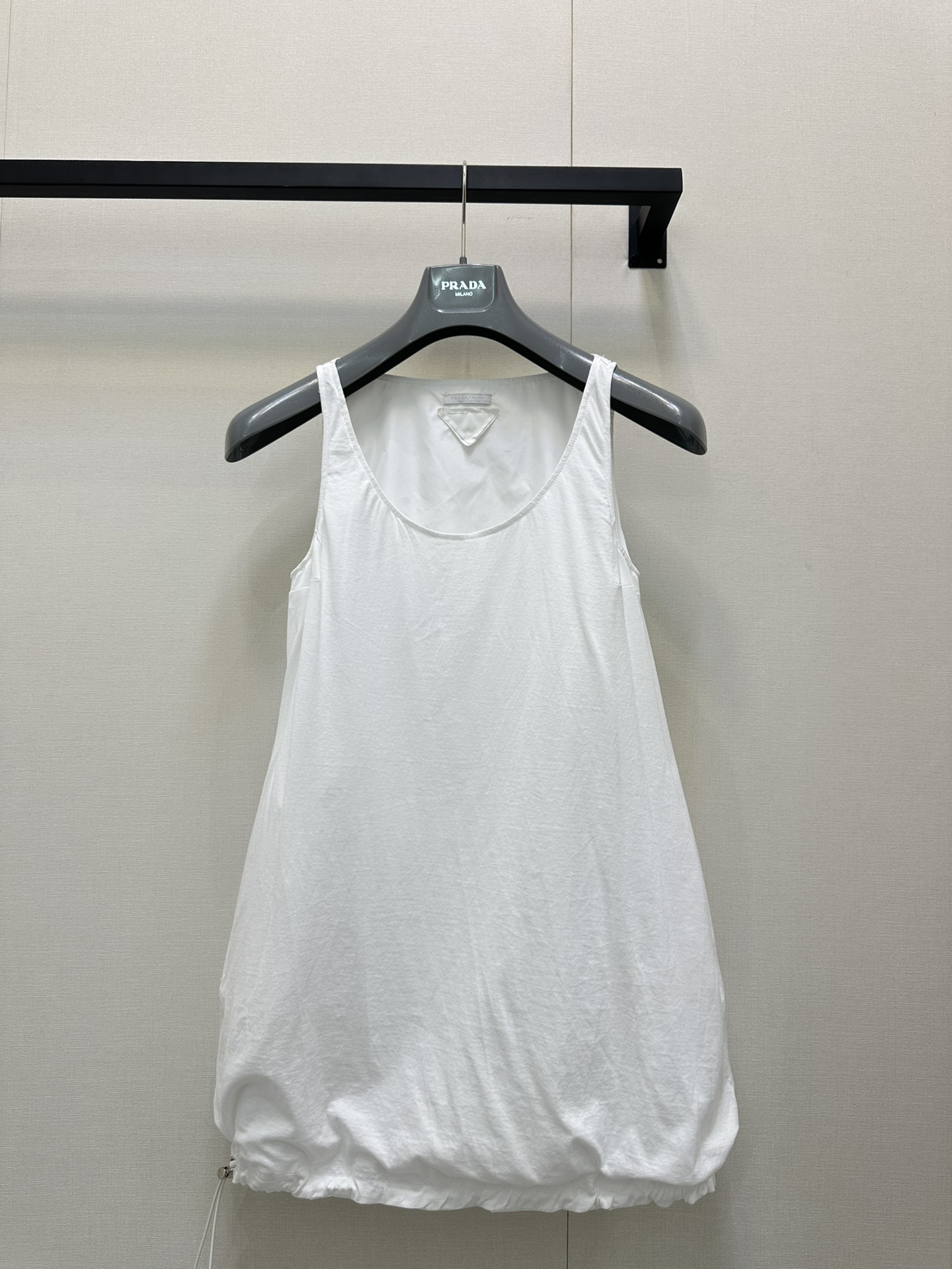 PRADA 프라다 Re-Nylon 양면 슬리브리스 원피스 의류