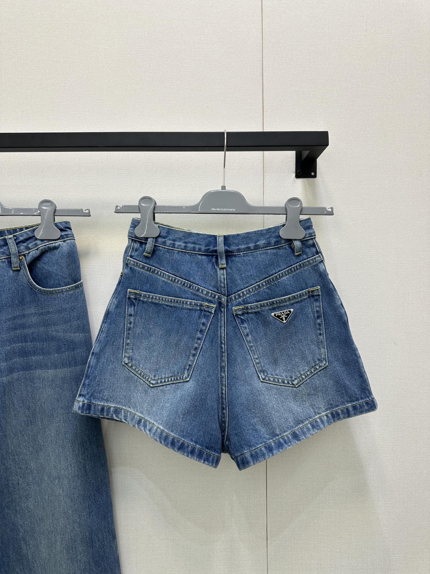 PRADA 프라다 데님 쇼츠 팬츠 바지 의류