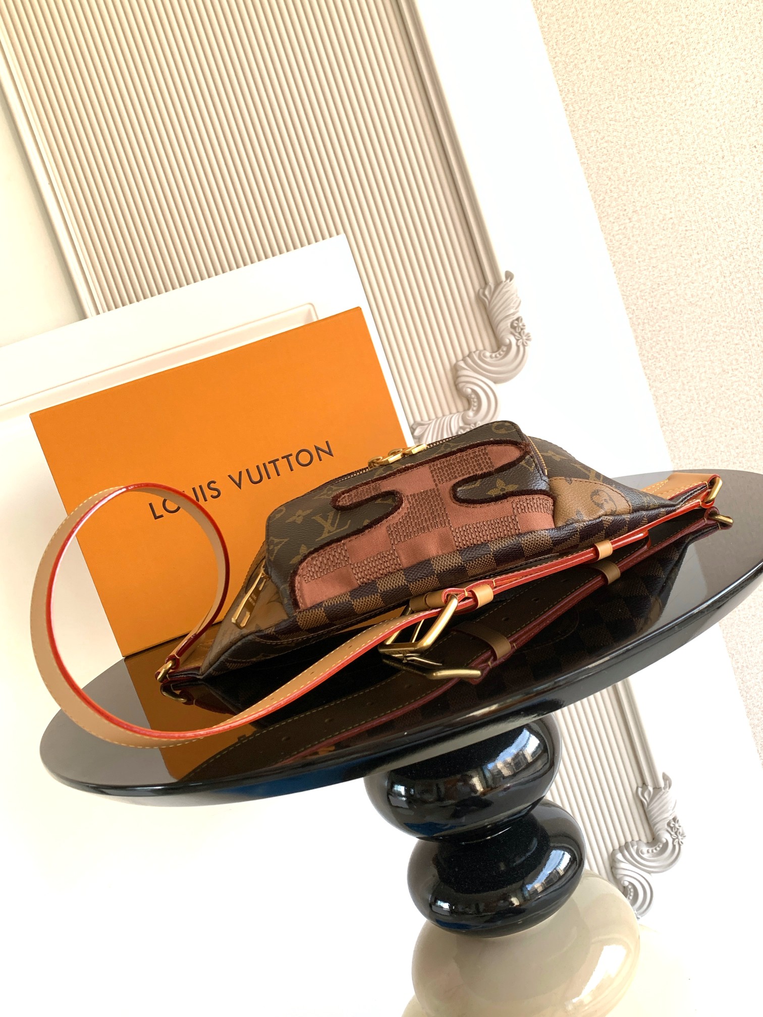 LV 루이비통 Rush 웨이스트 백 힙색 가방