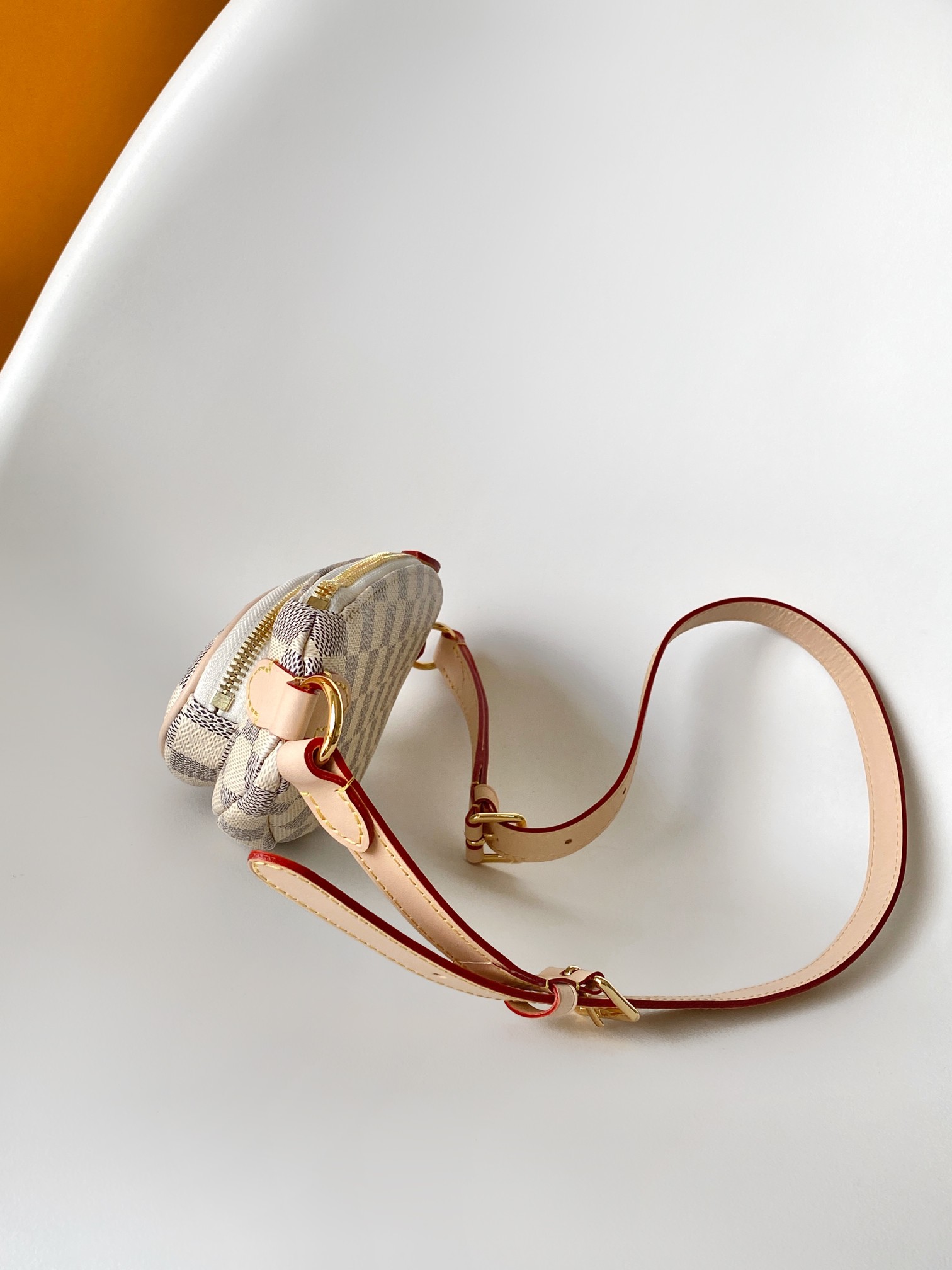 LV 루이비통 Keepit 웨이스트 백 힙색 가방