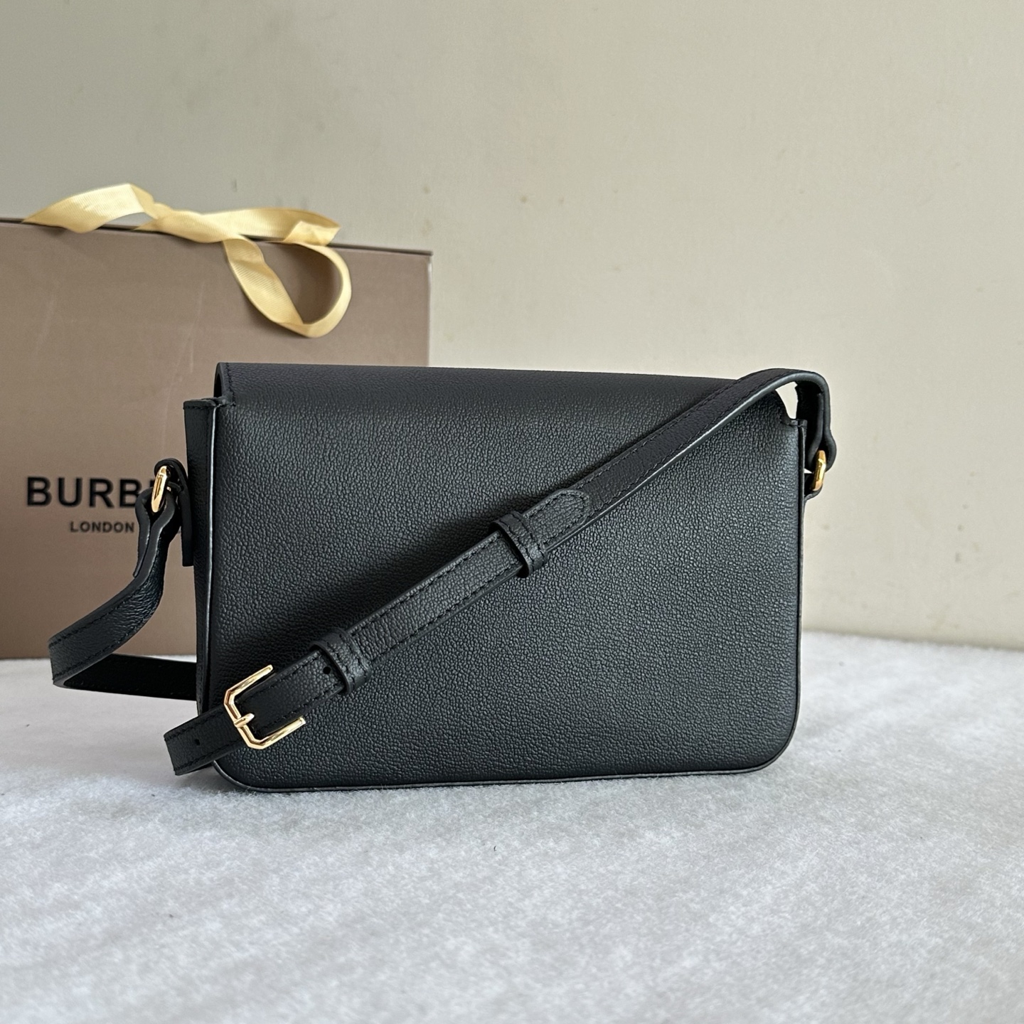 Burberry 버버리 신상 체크 크로스백 가방