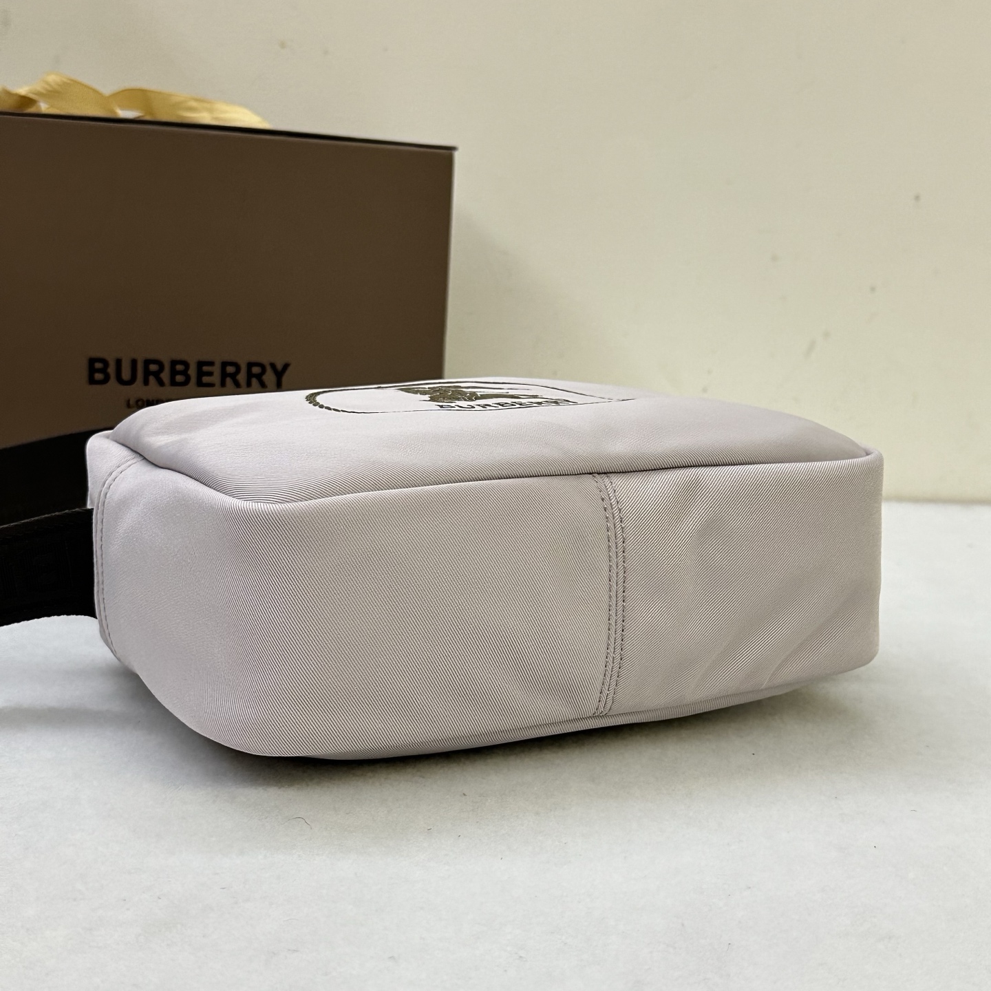 Burberry 버버리 Orkney 오크니 크로스백 가방