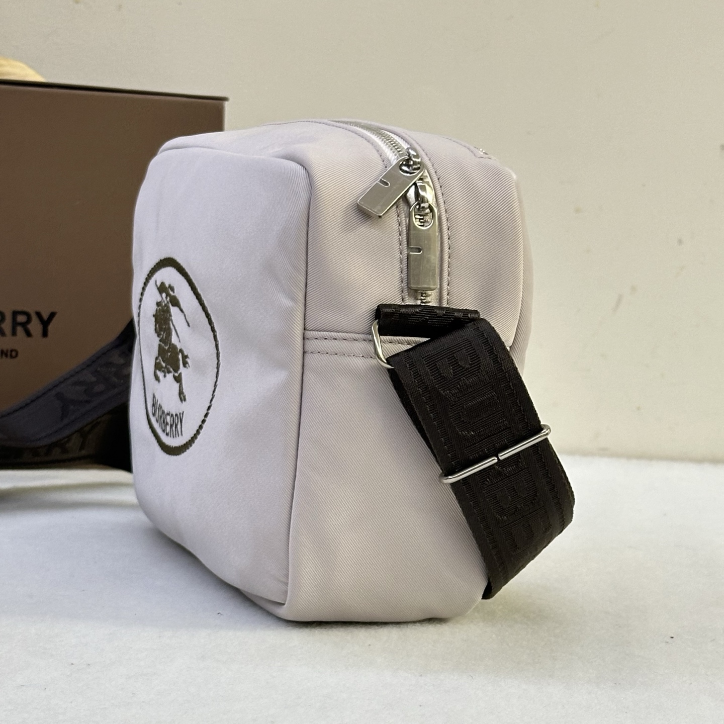 Burberry 버버리 Orkney 오크니 크로스백 가방