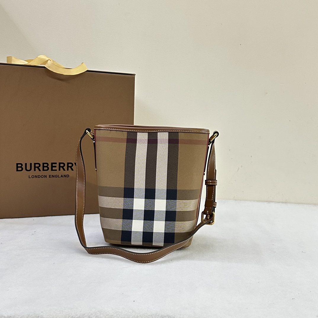 Burberry 버버리 미니 버킷백 숄더백 크로스백 가방