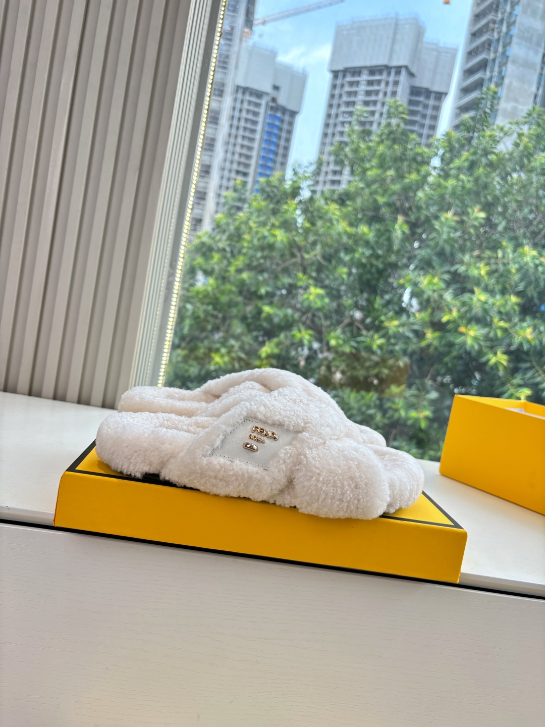 Fendi 펜디 퍼 슬리퍼 신발