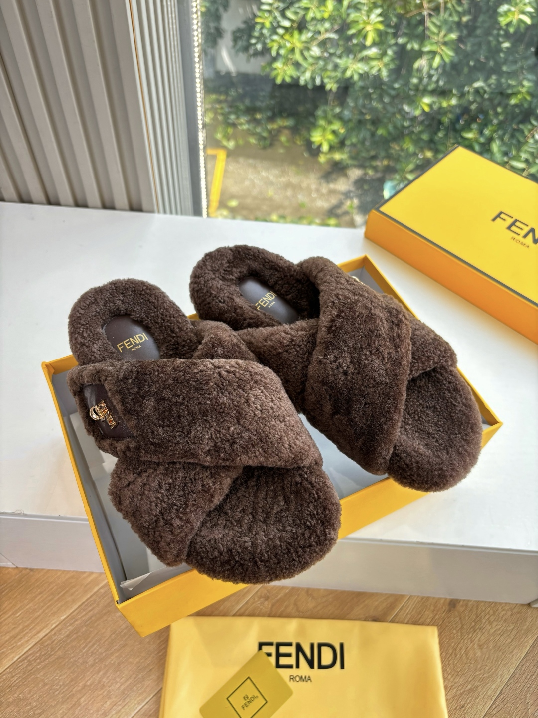 Fendi 펜디 퍼 슬리퍼 신발