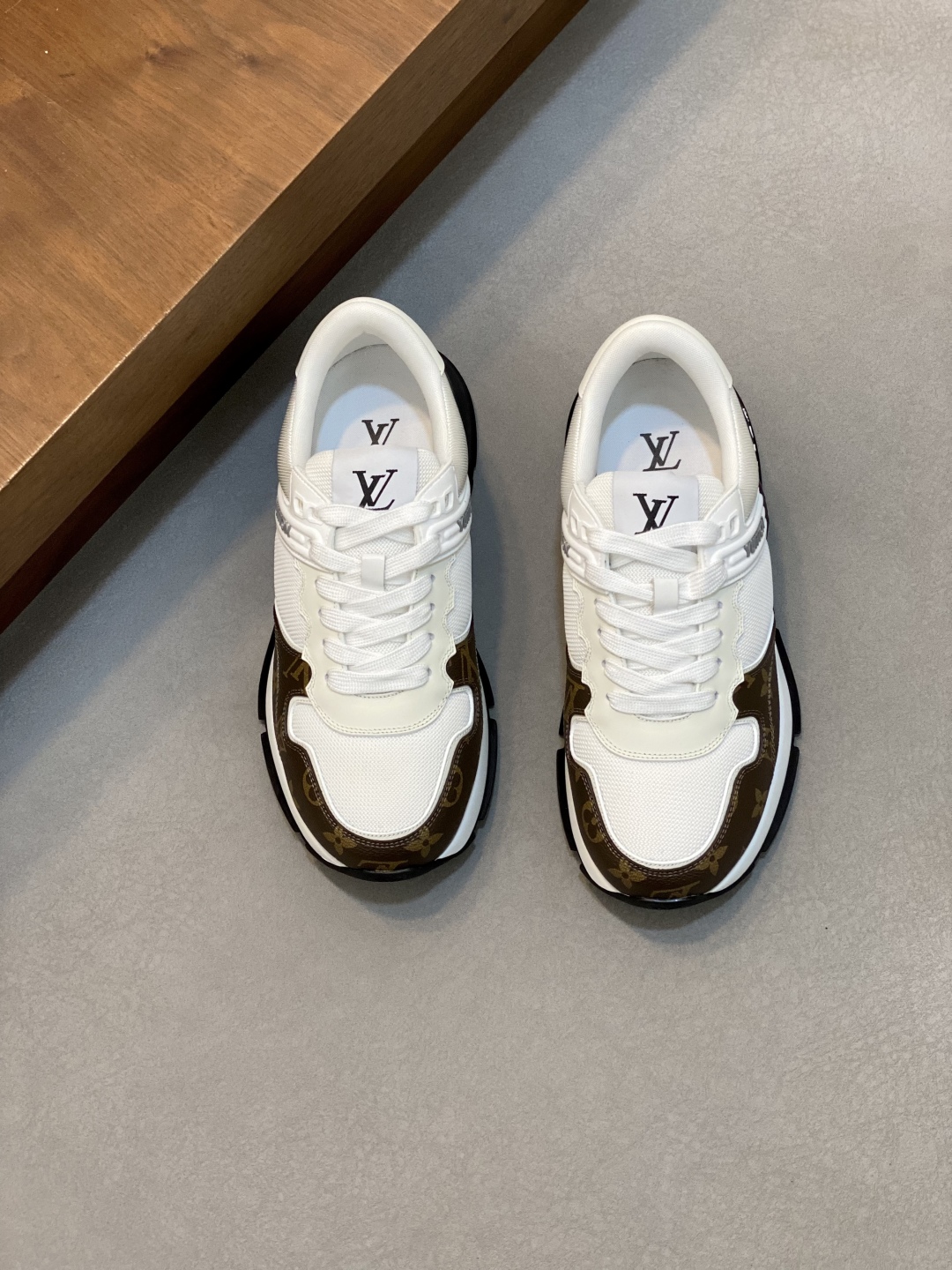 Louis Vuitton LV 루이비통 남성 트레이너 스니커즈 신발