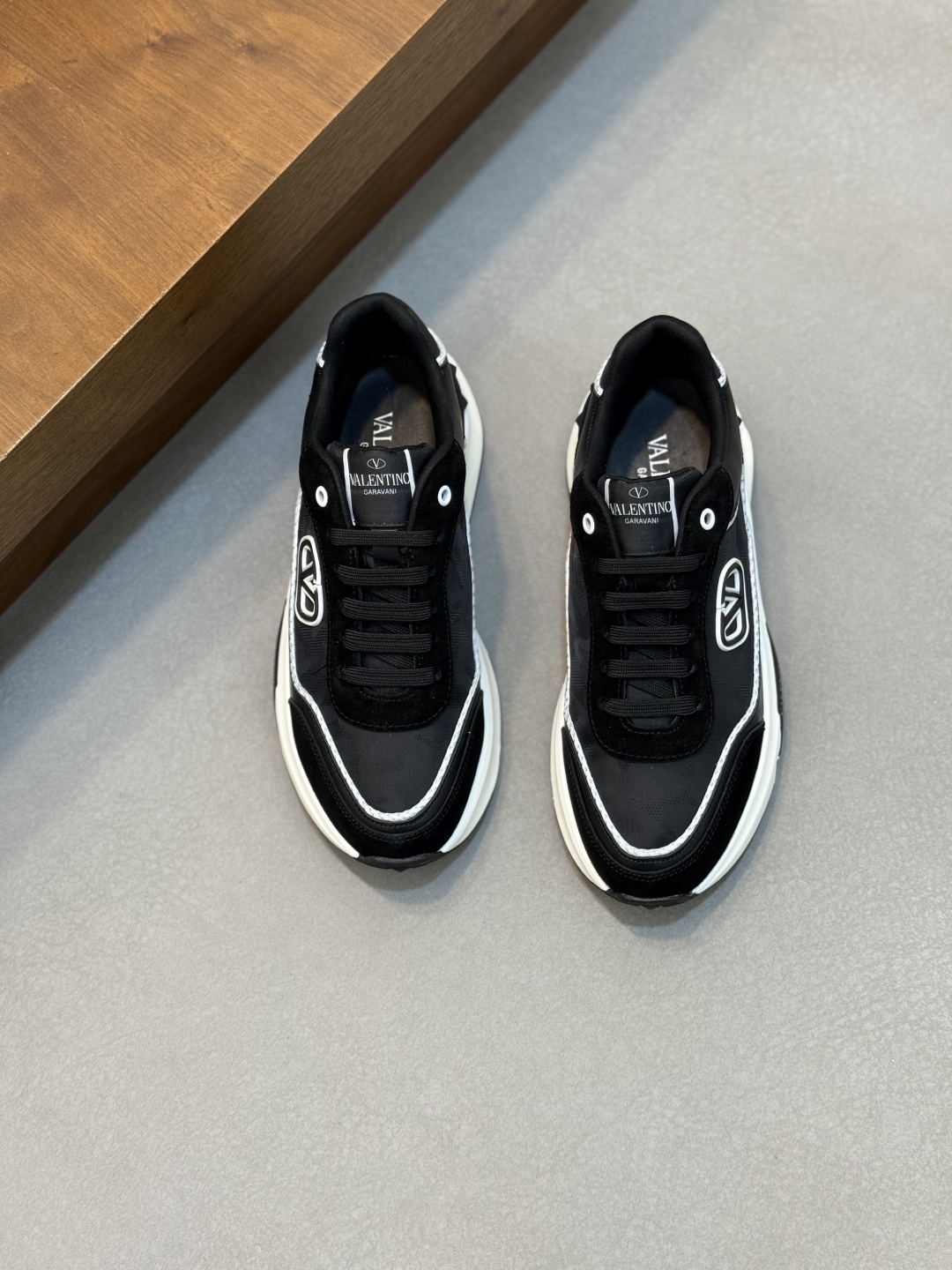 Valentino VLTN 발렌티노 OneStud 스니커즈 신발