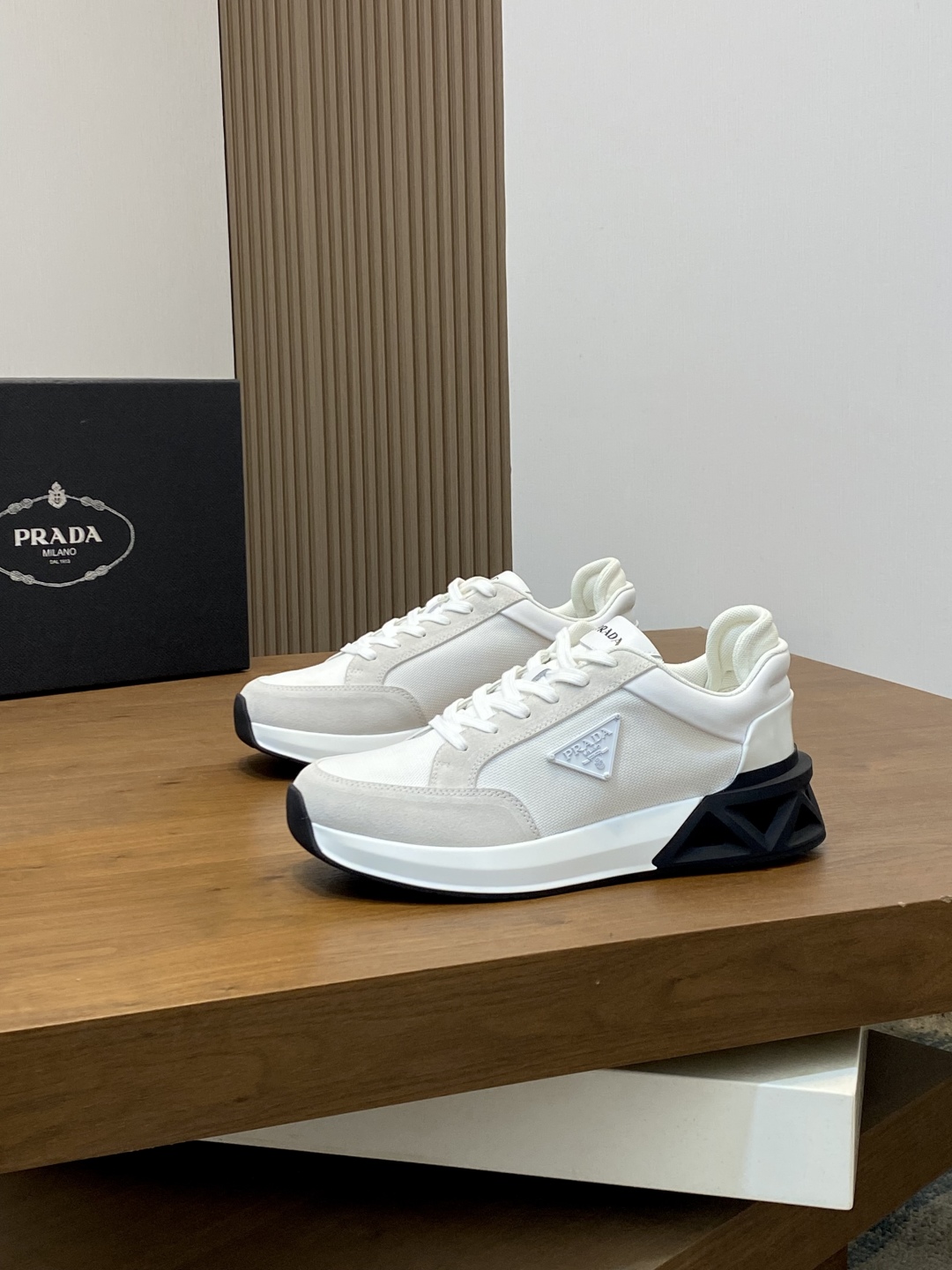 Prada 프라다 남성 스니커즈 신발