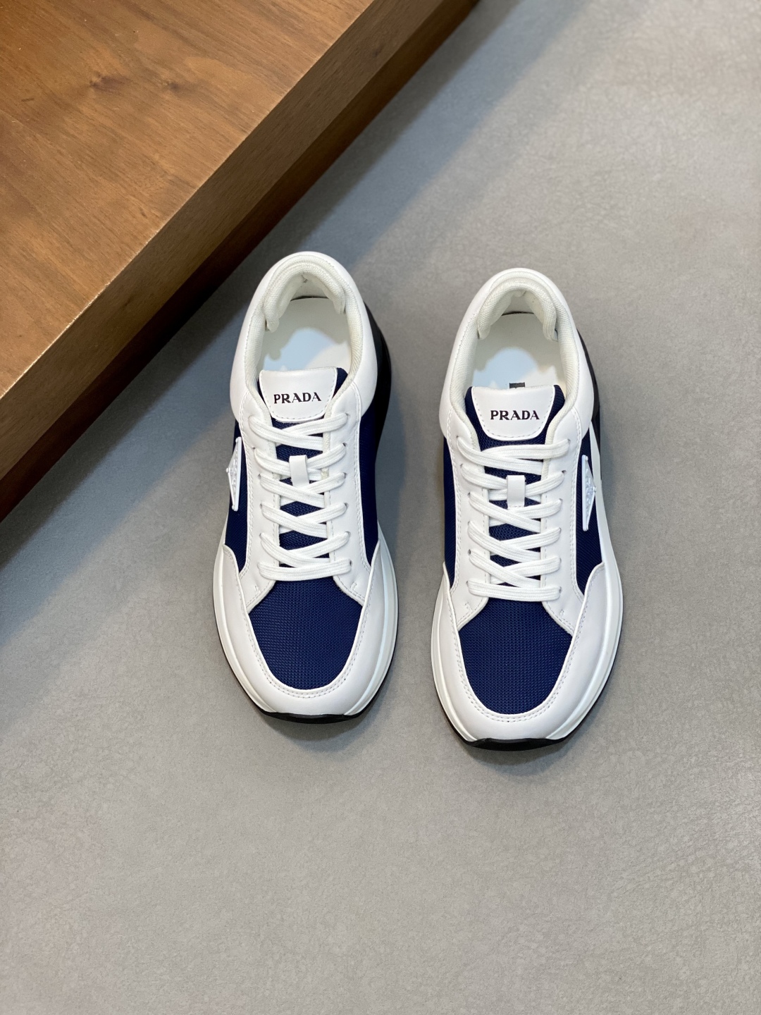 Prada 프라다 남성 스니커즈 신발