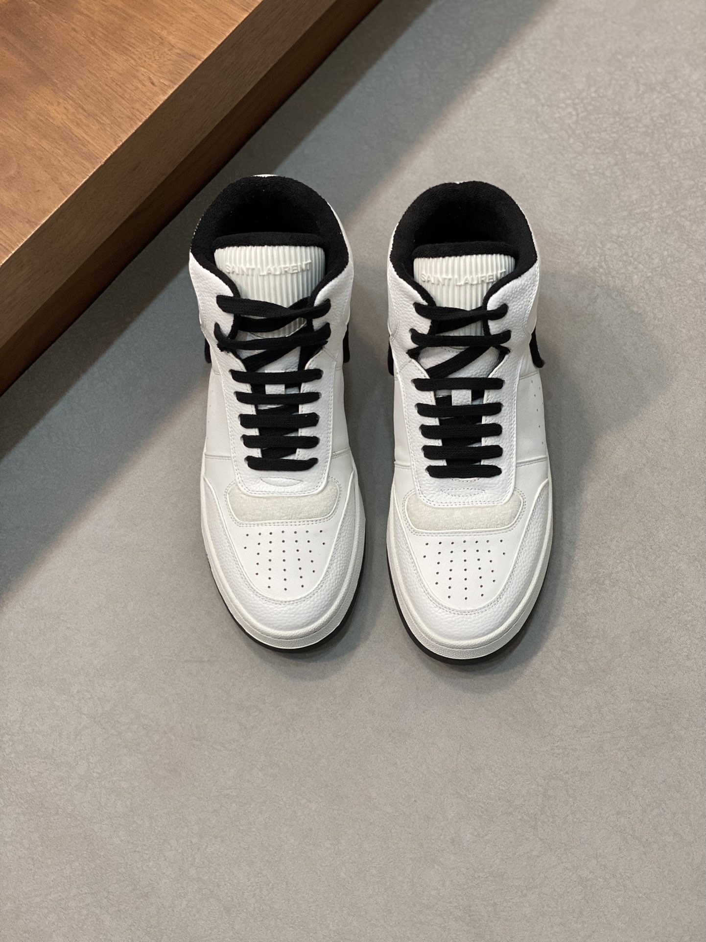 YSL Saint Laurent SL/61 생로랑 스니커즈 신발