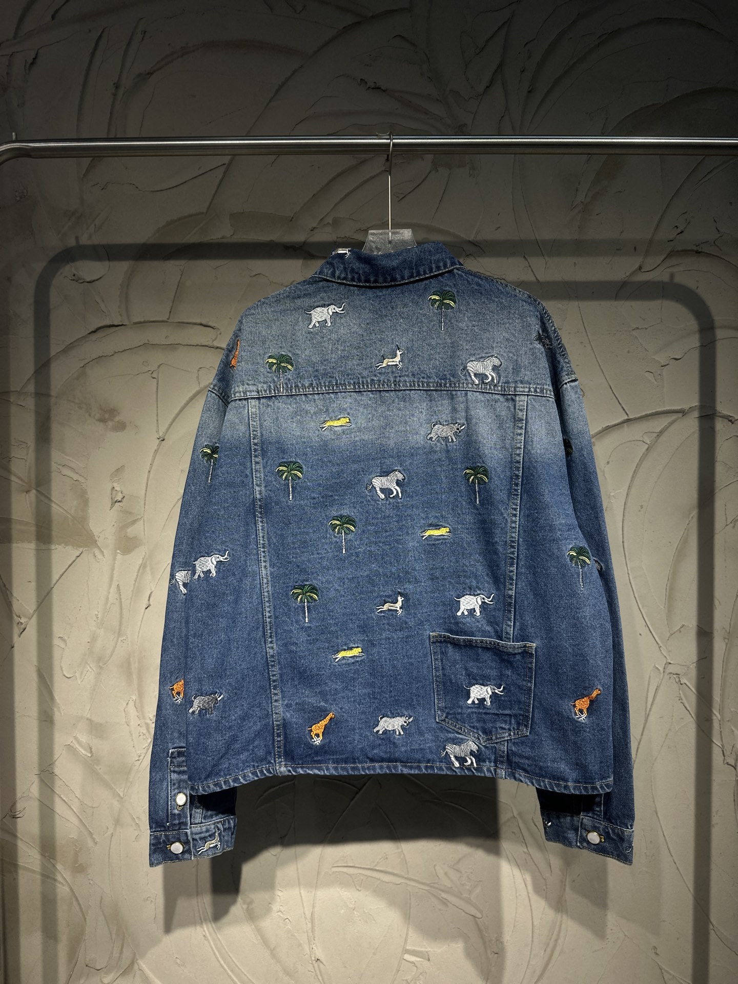 Louis Vuitton LV 루이비통 동물 자수 데님 자켓 + 팬츠 세트 의류