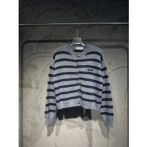 miumiu 스트라이프 자수 로고 니트 가디건 의류