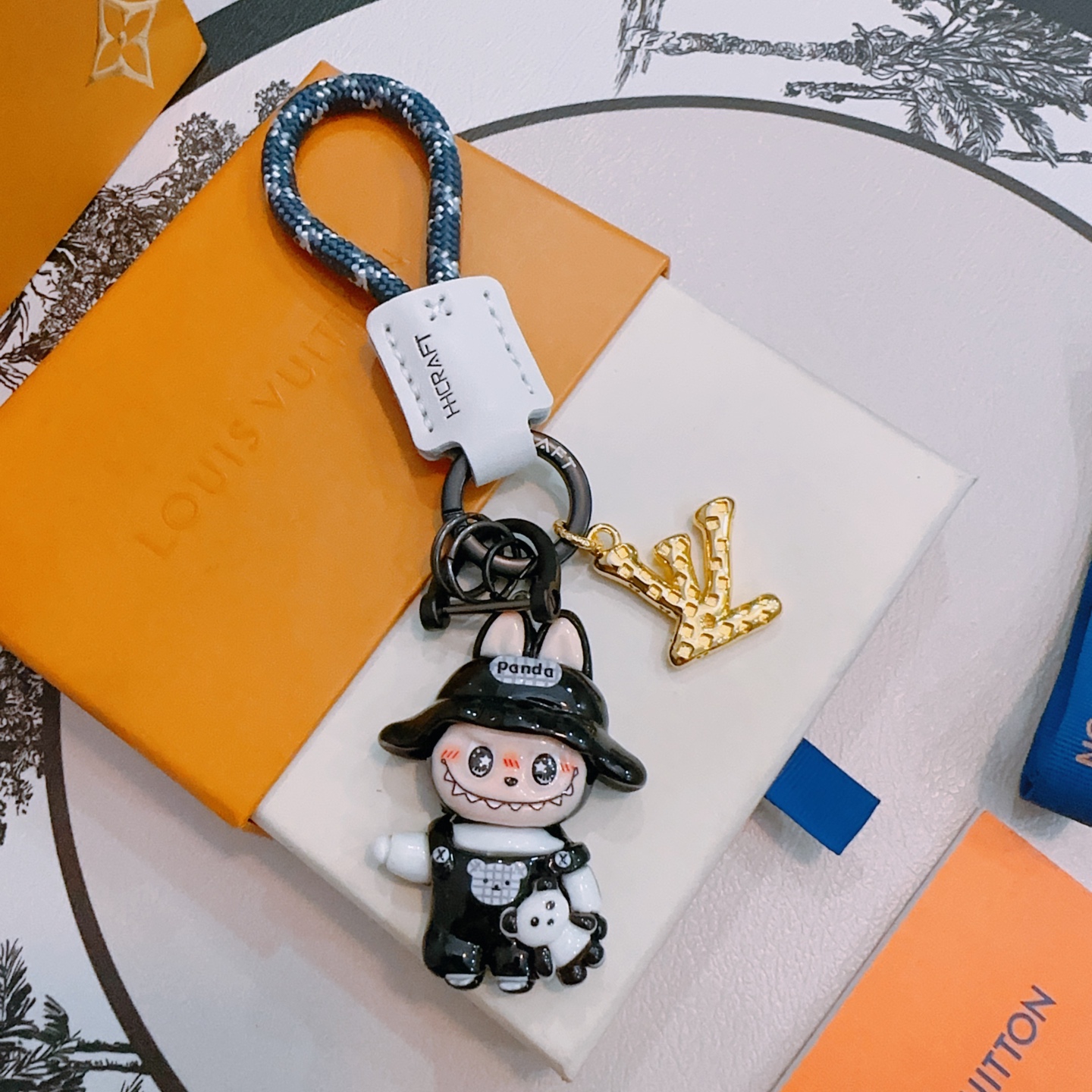 Louis Vuitton × Labubu 콜라보 LV 키링 열쇠고리 악세사리