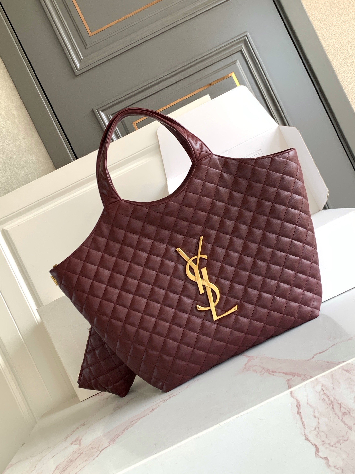 YSL ICARE 생로랑 퀼팅 양가죽 대형 쇼핑백 가방