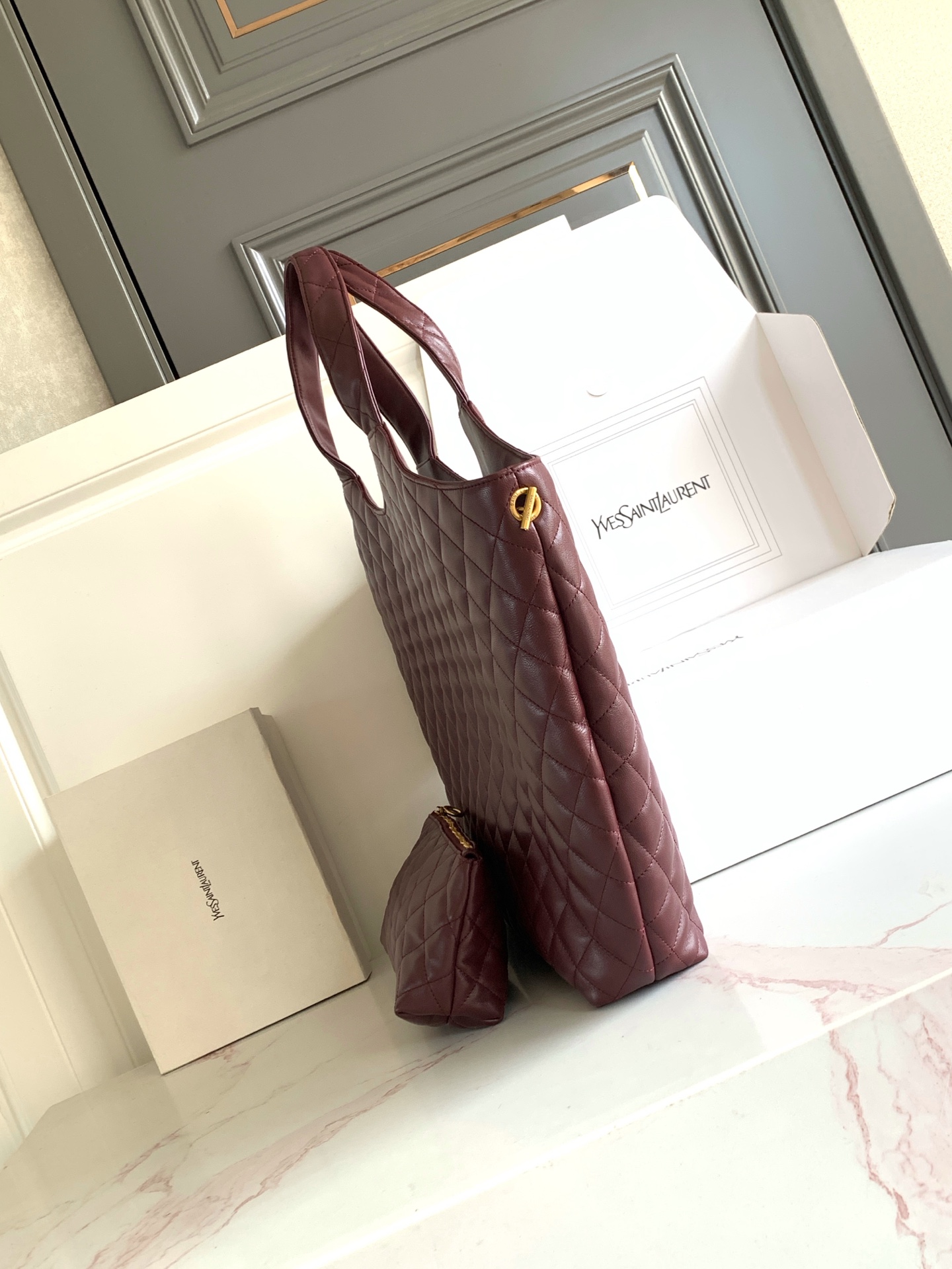 YSL ICARE 생로랑 퀼팅 양가죽 대형 쇼핑백 가방