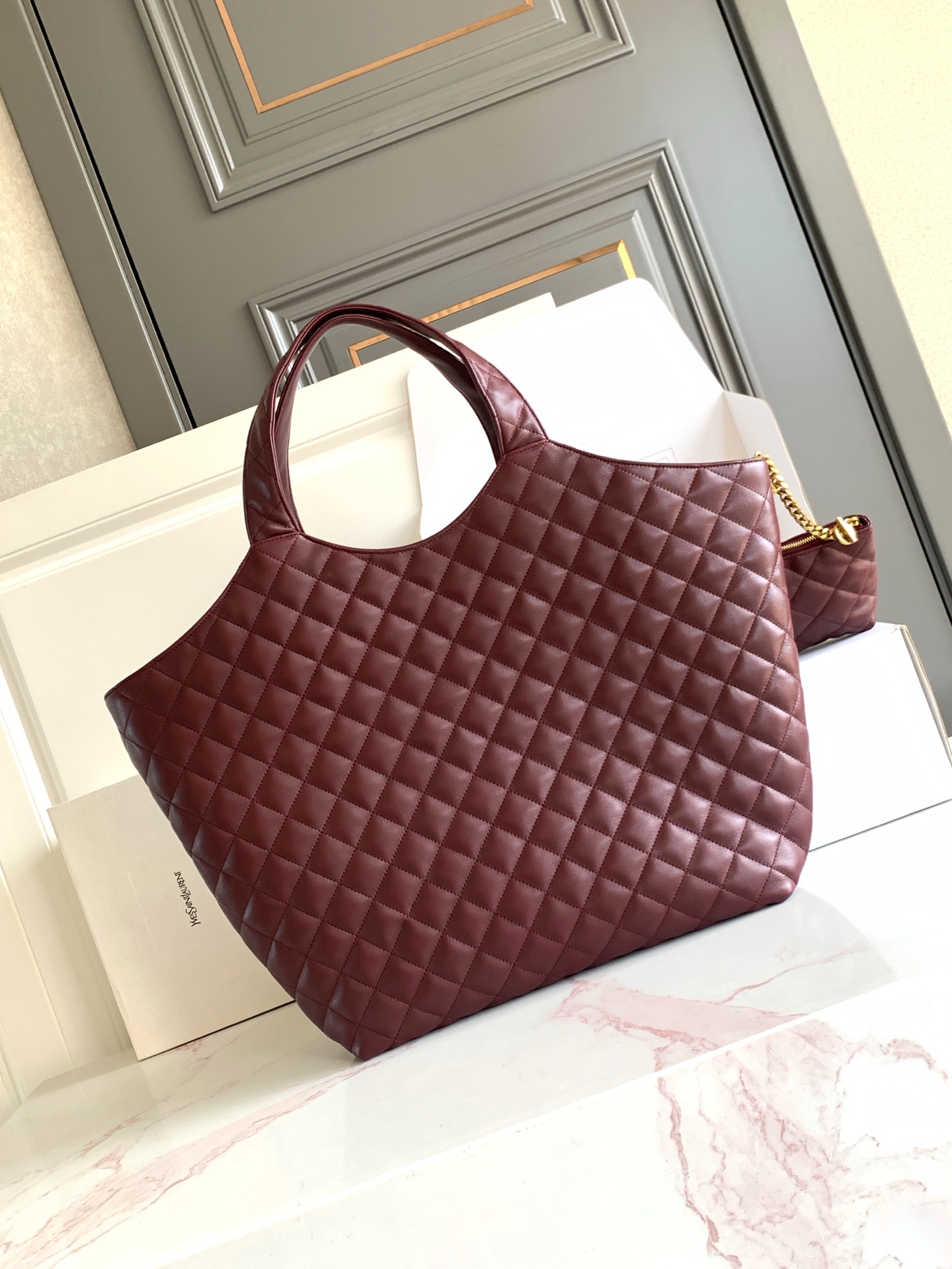 YSL ICARE 생로랑 퀼팅 양가죽 대형 쇼핑백 가방