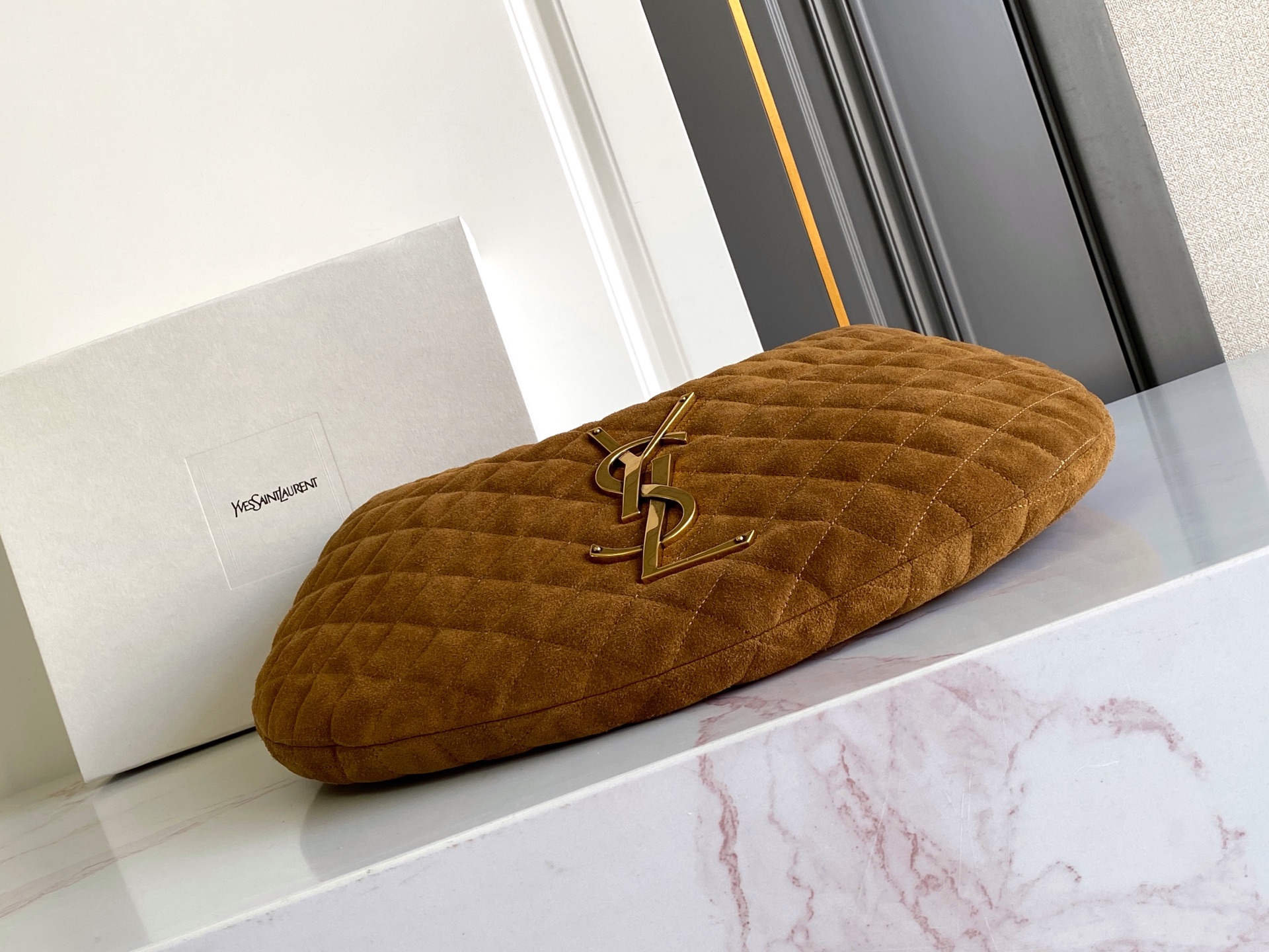 YSL ICARE 생로랑 퀼팅 스웨이드 호보백 가방