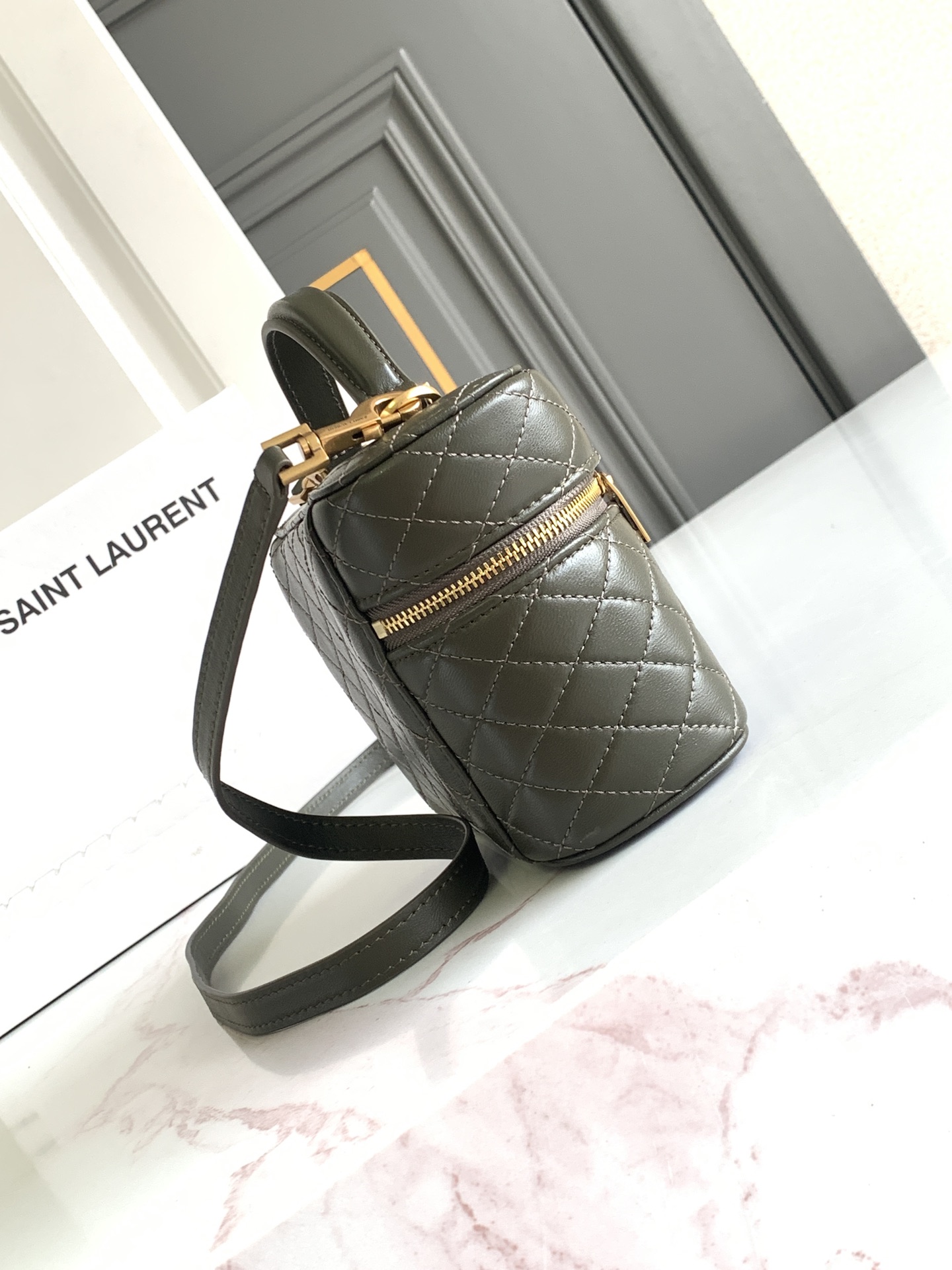 YSL GABY VANITY BAG 생로랑 미니 양가죽 크로스바디 가방