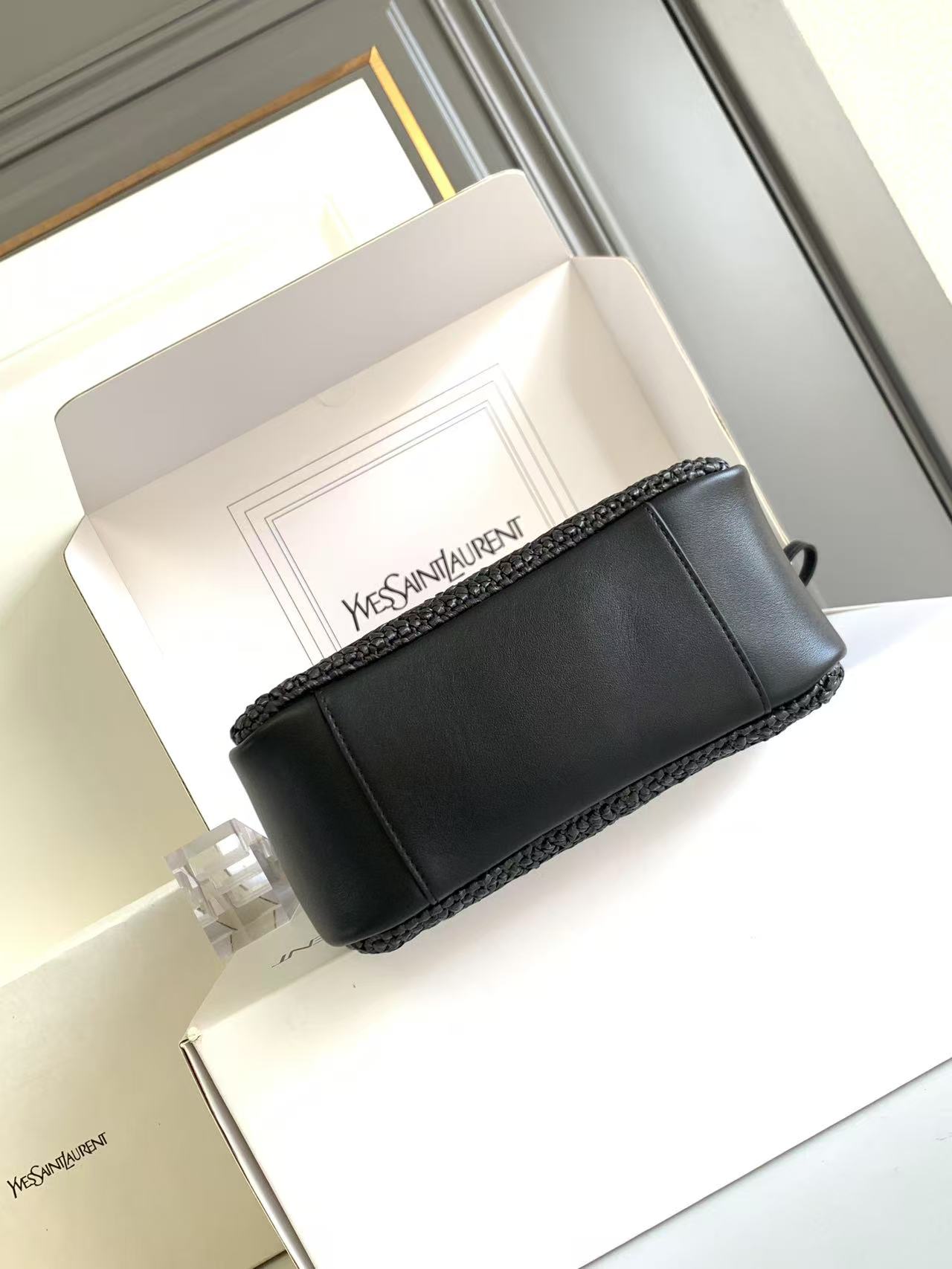 YSL LE 5 À 7 생로랑 소형 PP 라피아 & 가죽 백 가방