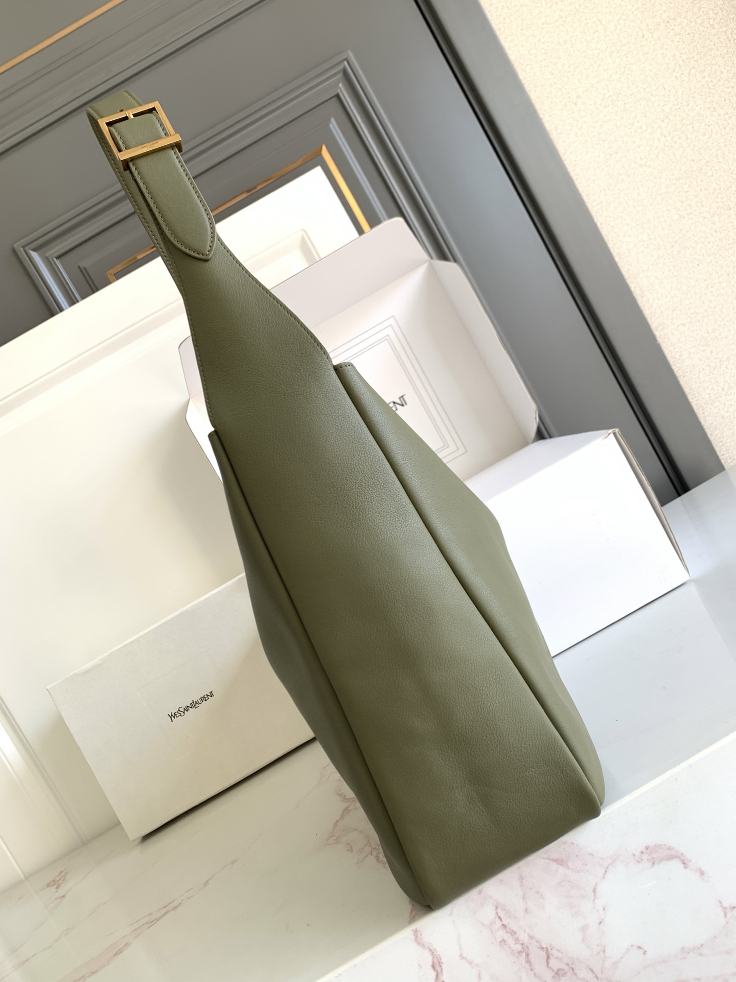 YSL LE 5 À 7 생로랑 라지 소프트 백 가방